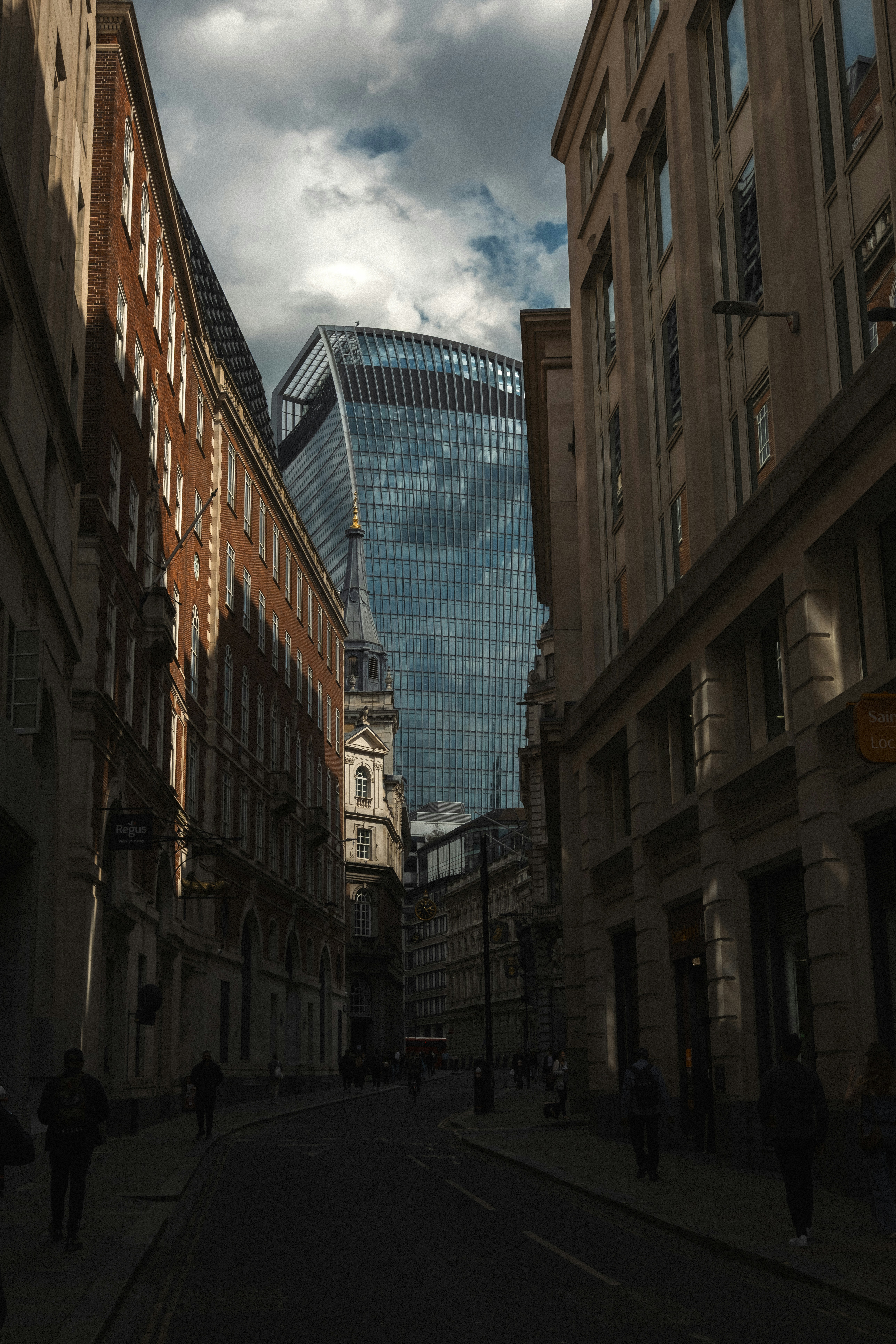 Photo by throughalekslens