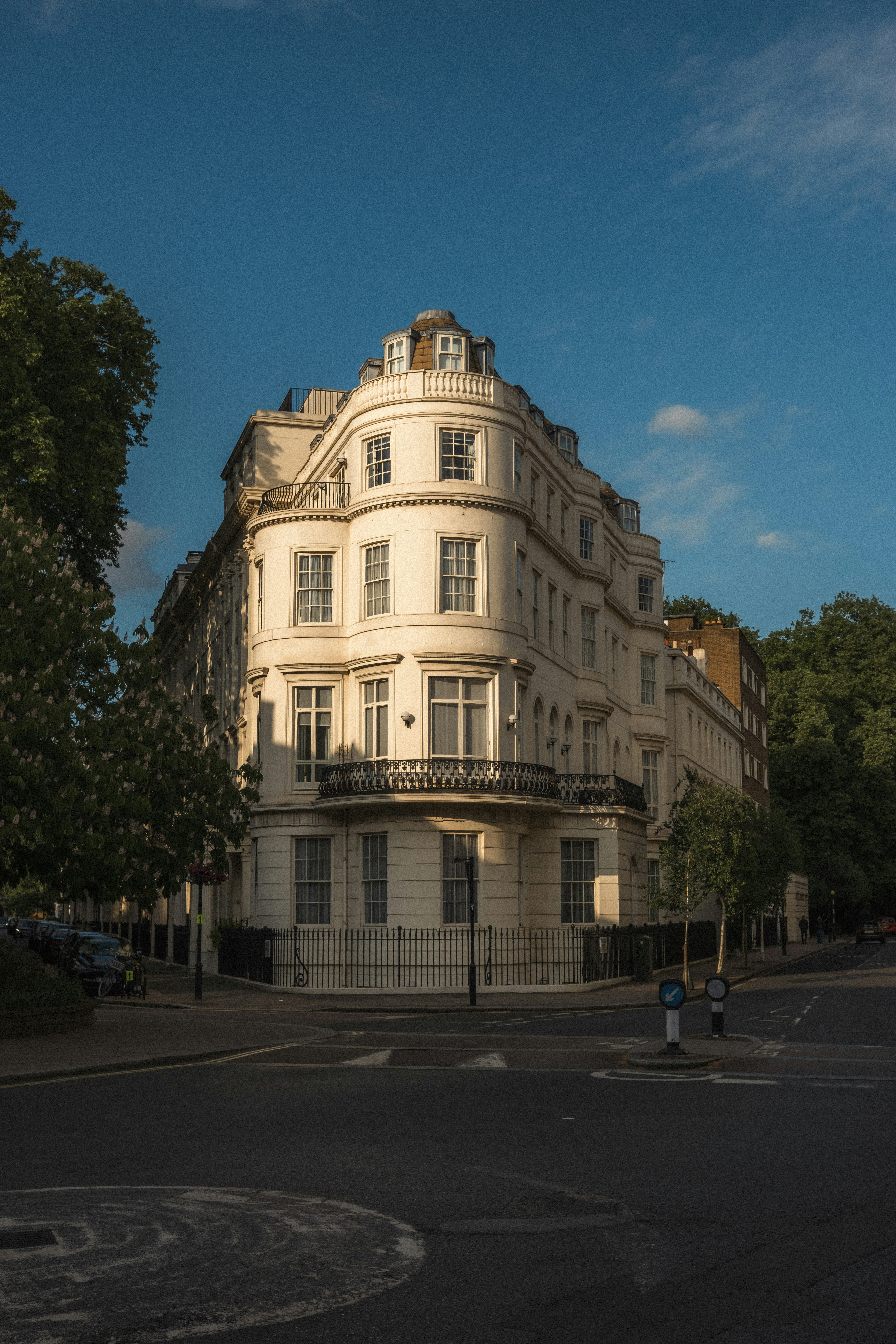 Photo by throughalekslens