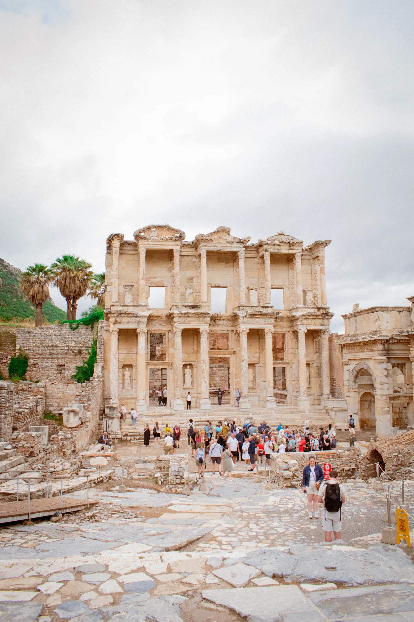 Fachada de la Biblioteca de Celso en las ruinas de Éfeso, Turquía
