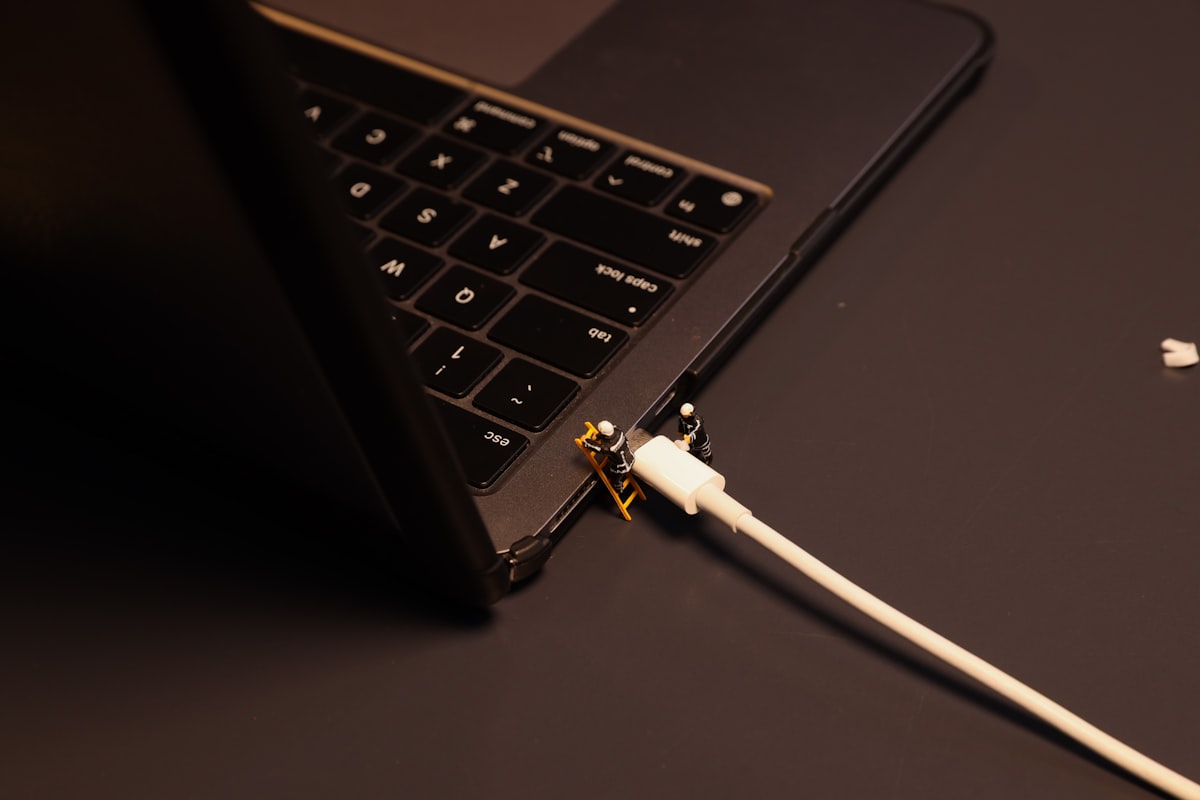 Батарея ноутбука тримає лише 2 години: калібрування чи пора міняти?