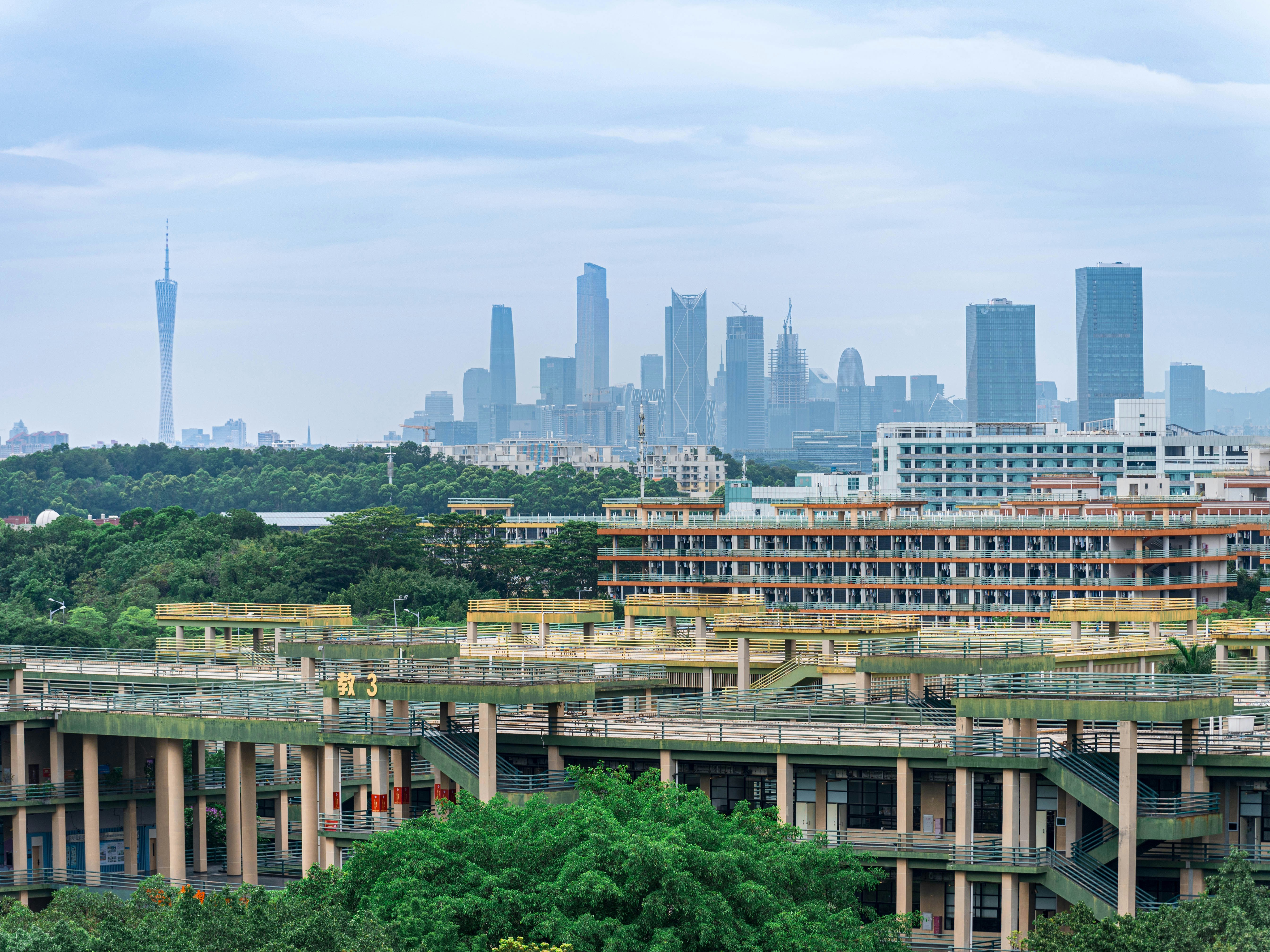 6 Chicago Business School Housing Options for Students