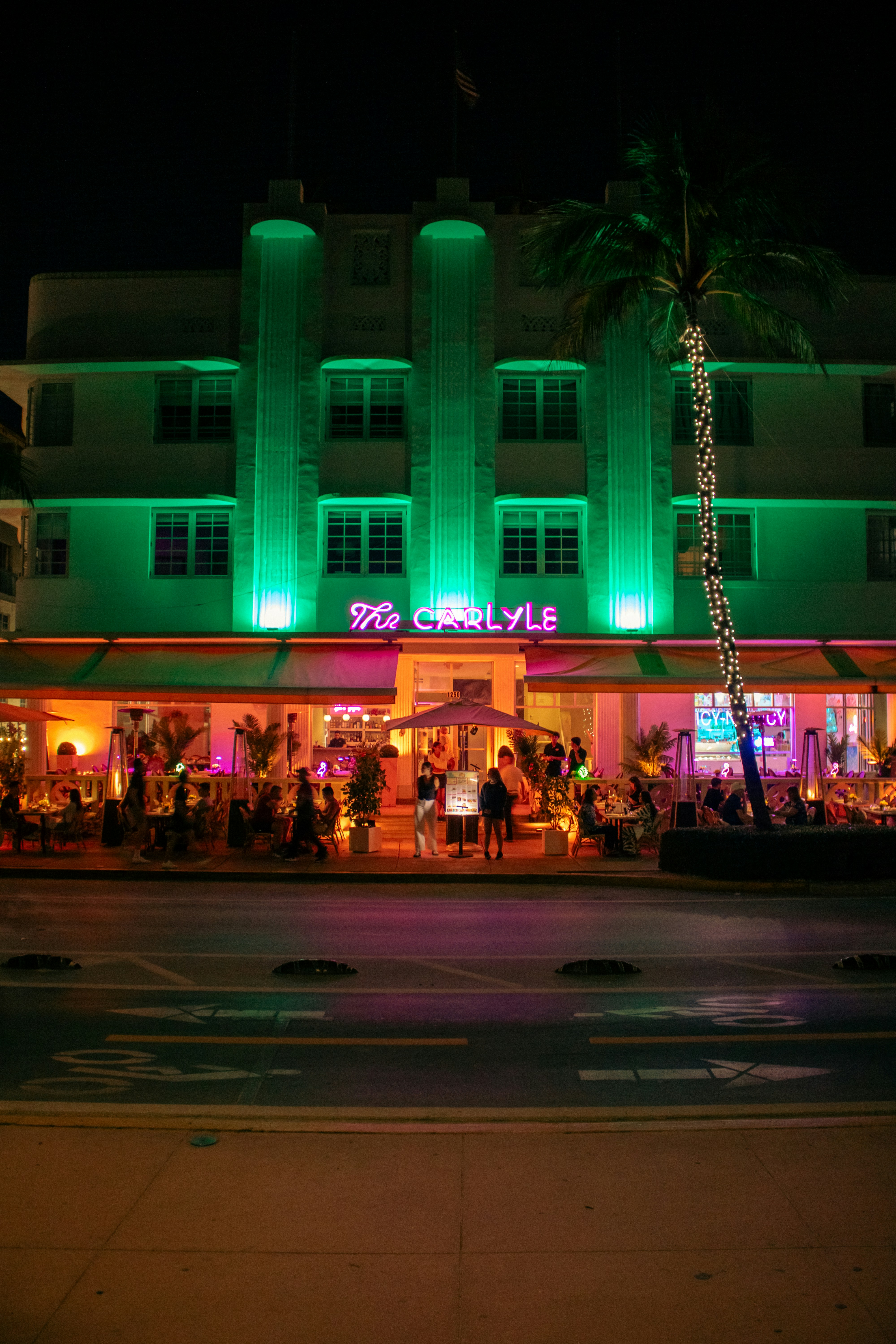  Le Carlyle Hôtel.    Nassau.   Bahamas.