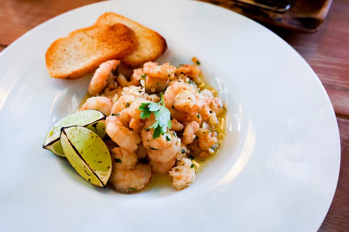 Bouchée marine fraîche au citron vert évoquant les Caraïbes