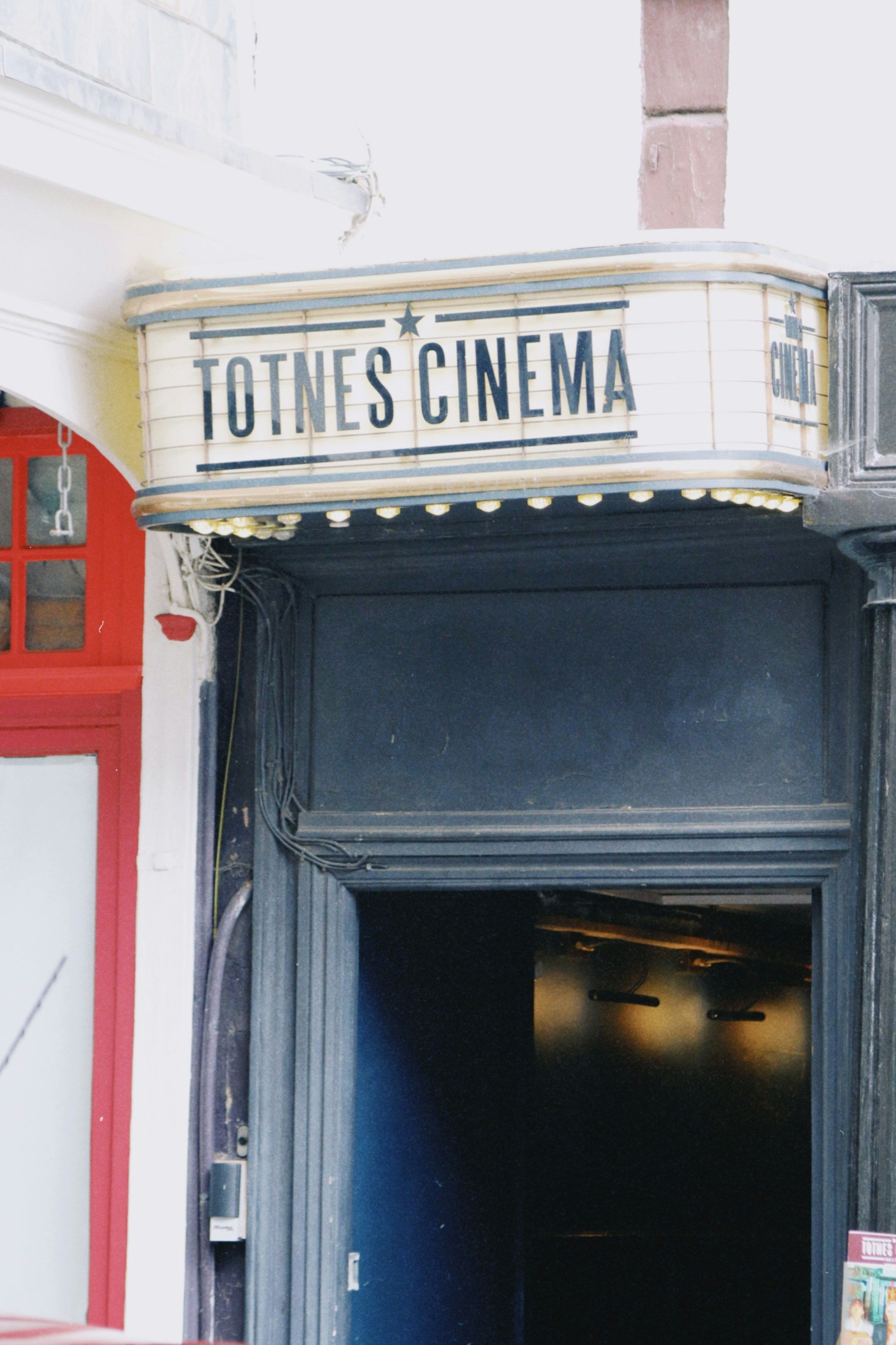 The totnes cinema sign marks the entrance. photo – Free Building Image ...