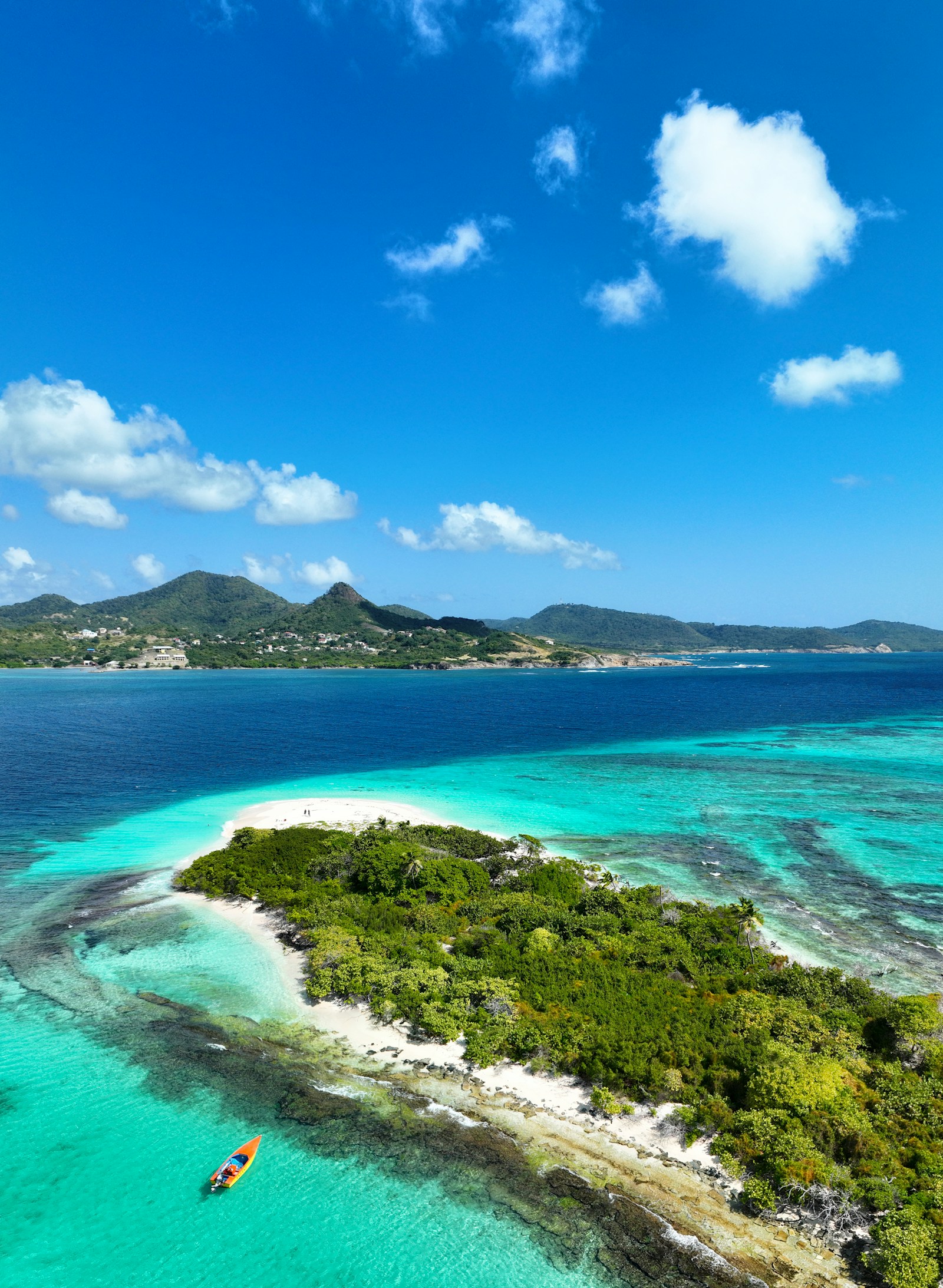 Crystal clear turquoise beach water at a tropical Caribbean island