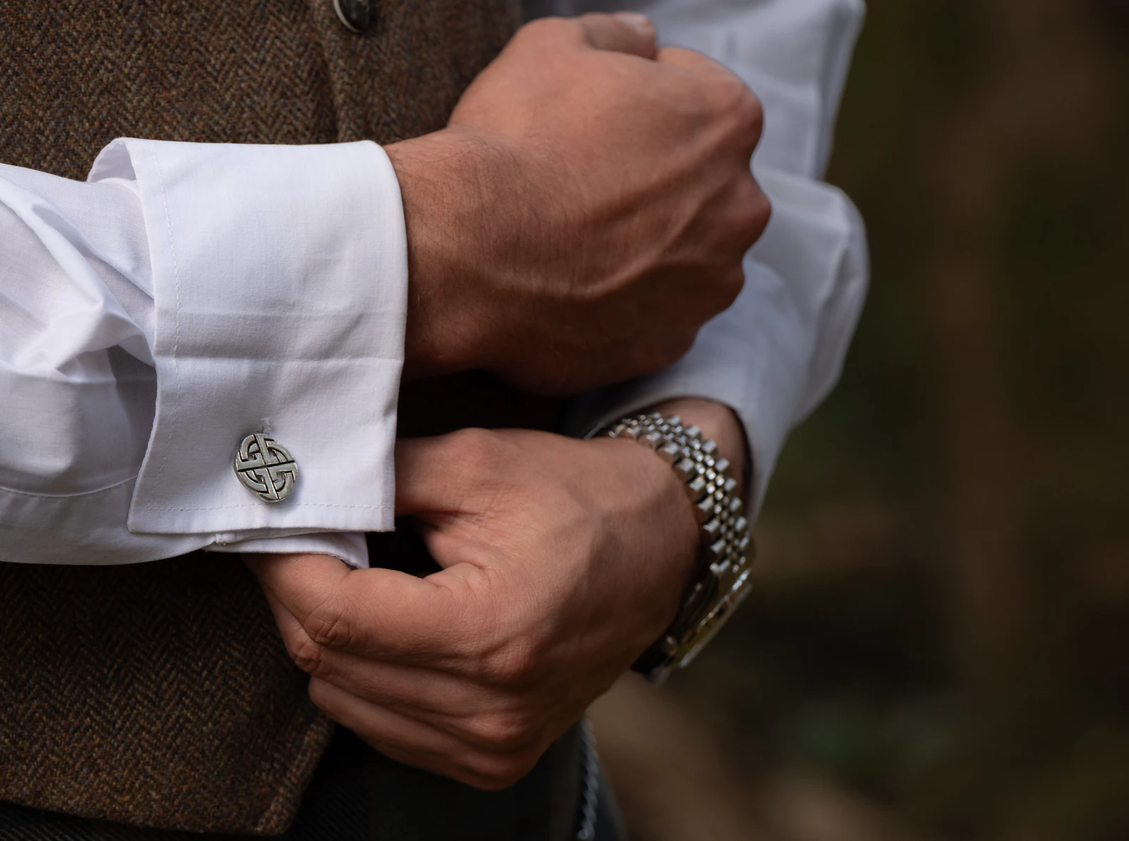 Whitmore & Sons Ascot Cufflinks in Yellow Gold