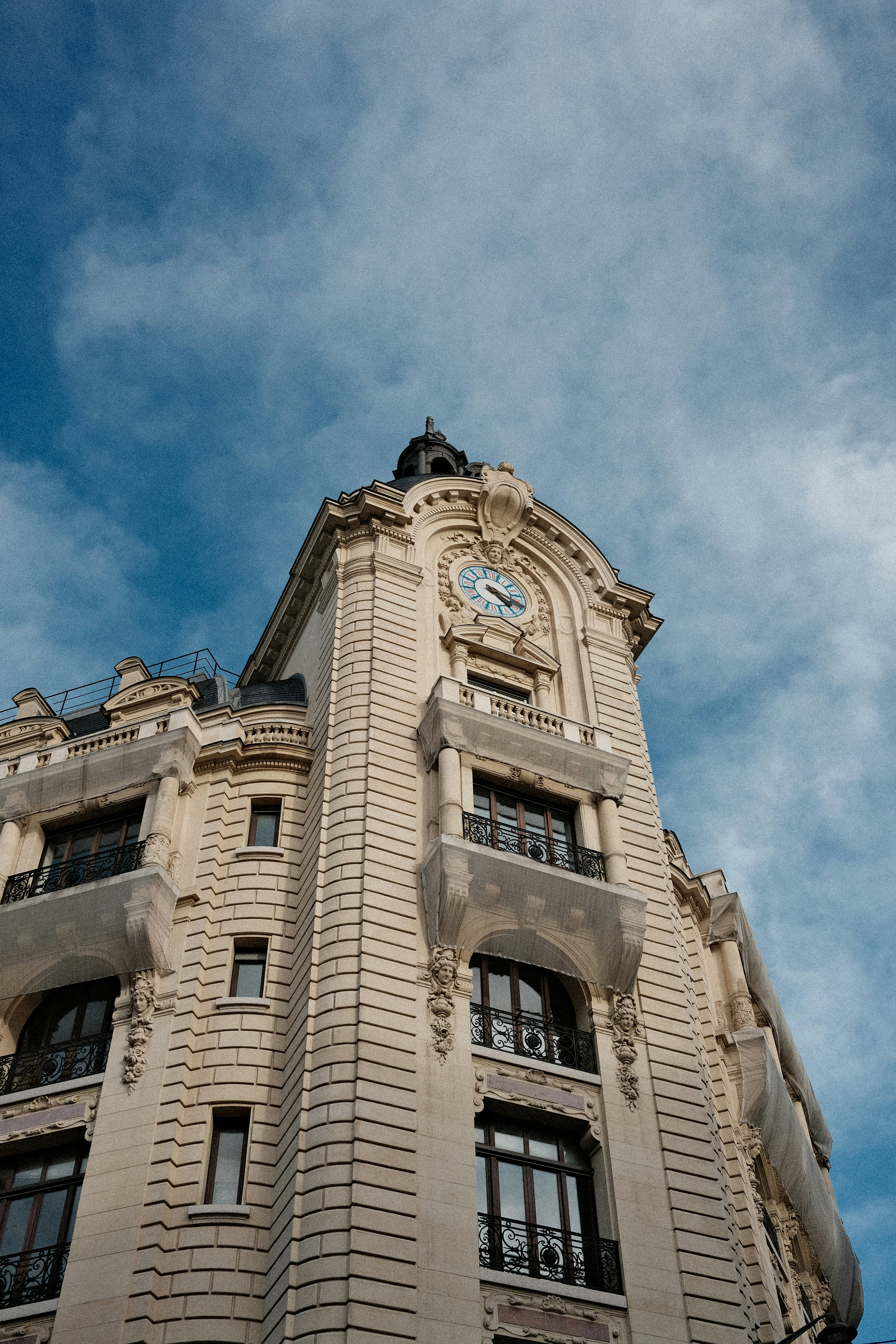 Photo by valentinlacoste