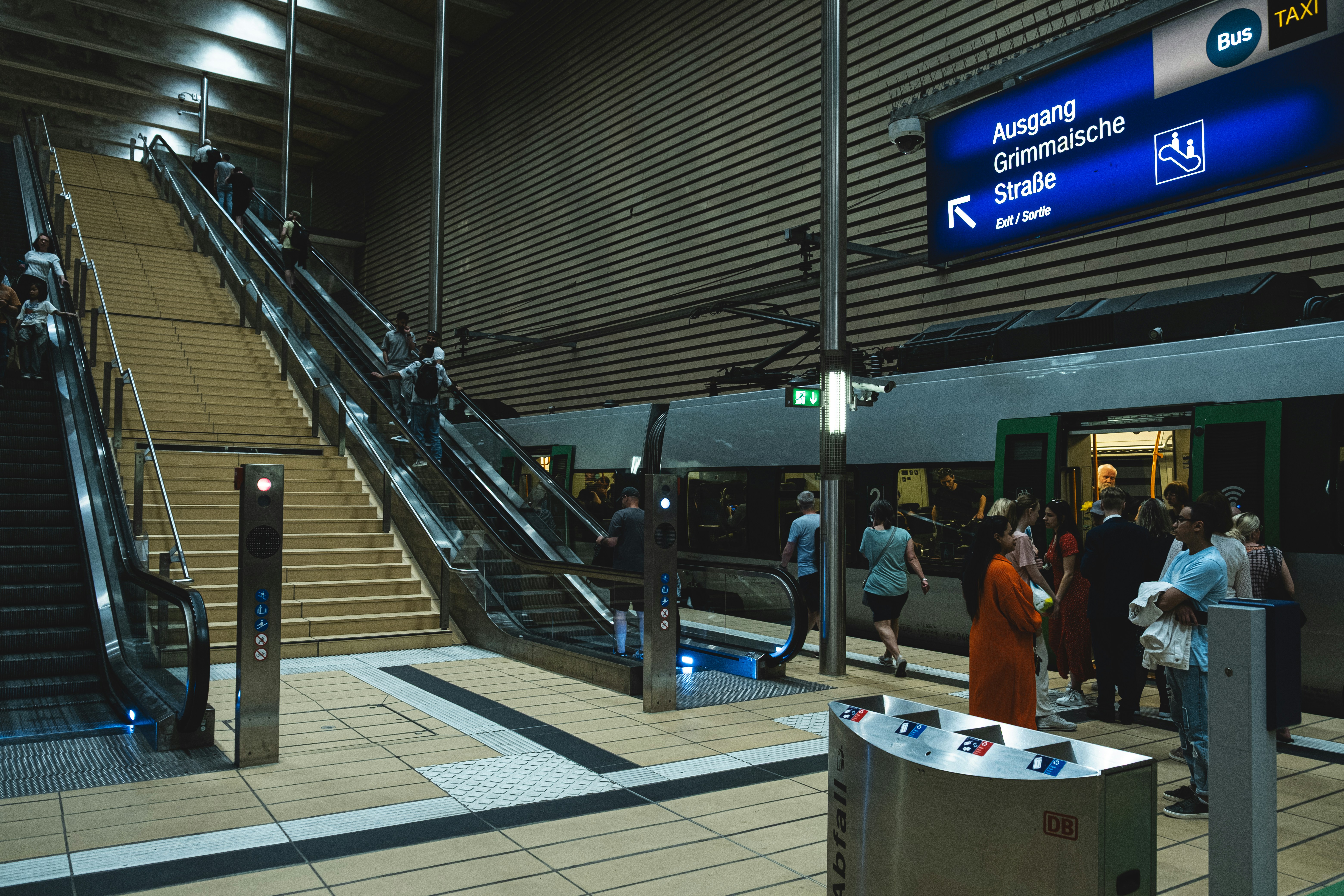 CTA Ventra card being tapped at a train station turnstile - chicago apartments near transit