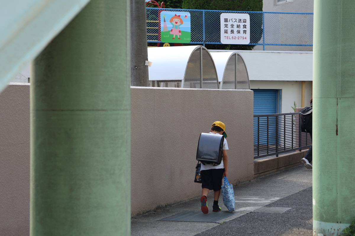 Що робити, якщо дитина не хоче йти до школи: 10 дієвих стратегій для батьків