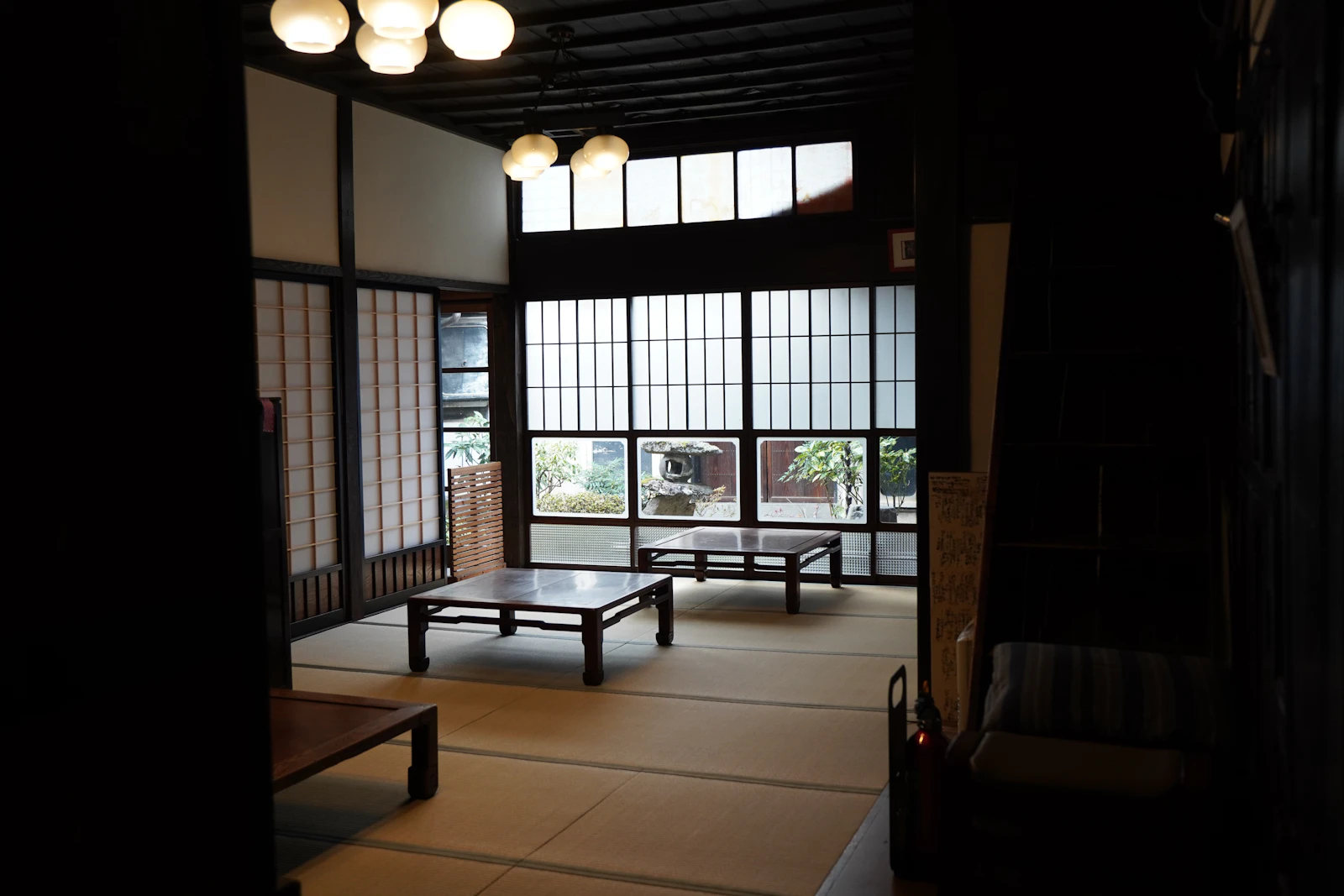 家財を整理する前に、家族の思い出を確かめたい日本家屋の和室