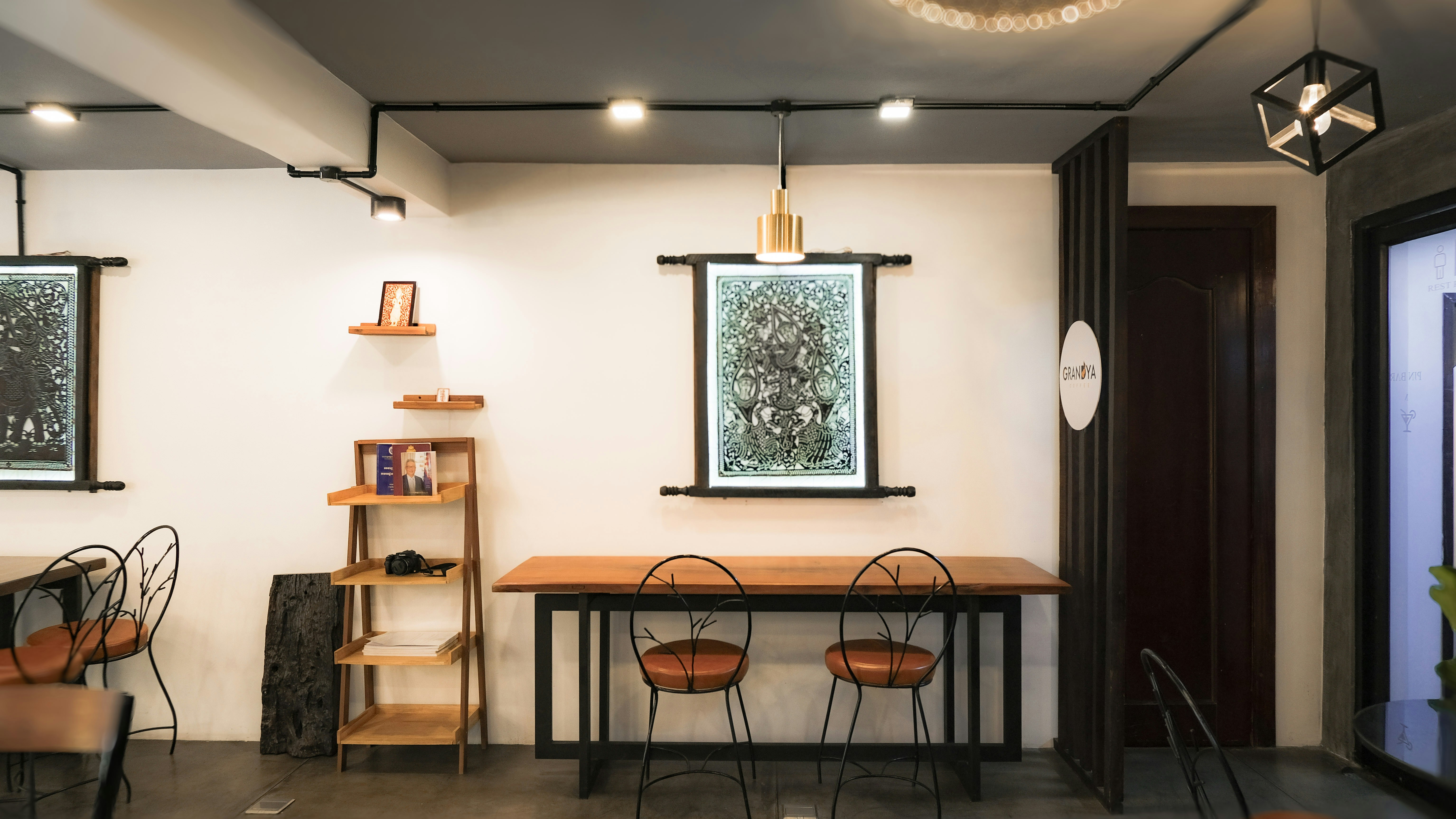 Exterior of Grandya Coffee