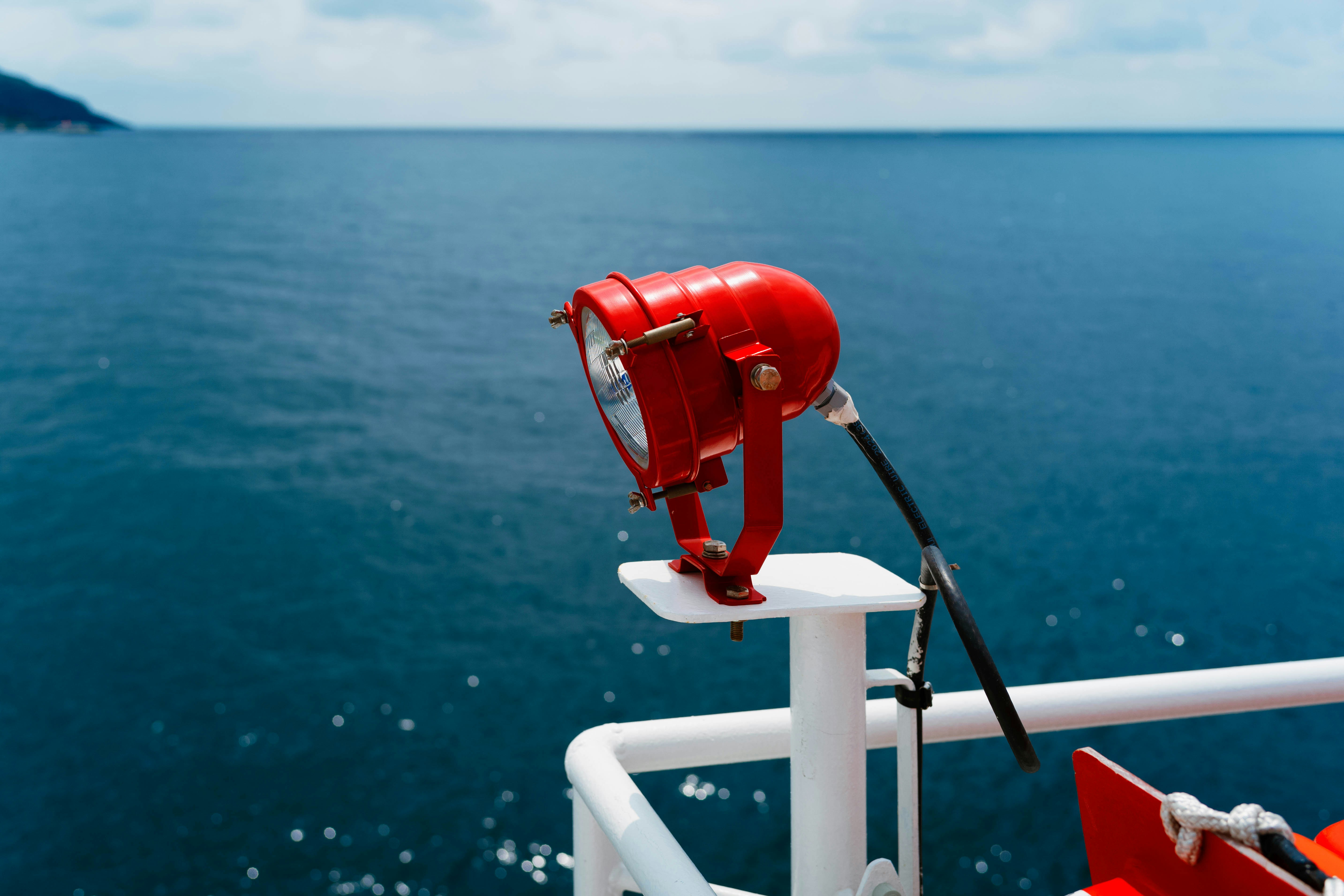 Beyond the Windshield: How Dash Cams with AI Are Transforming Commercial Fleet Safety and Efficiency