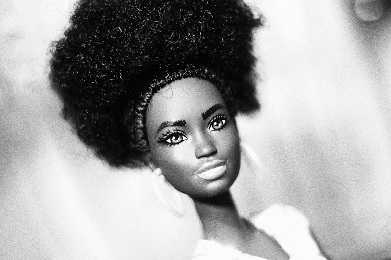 Icône afro chic avec boucles d’oreilles