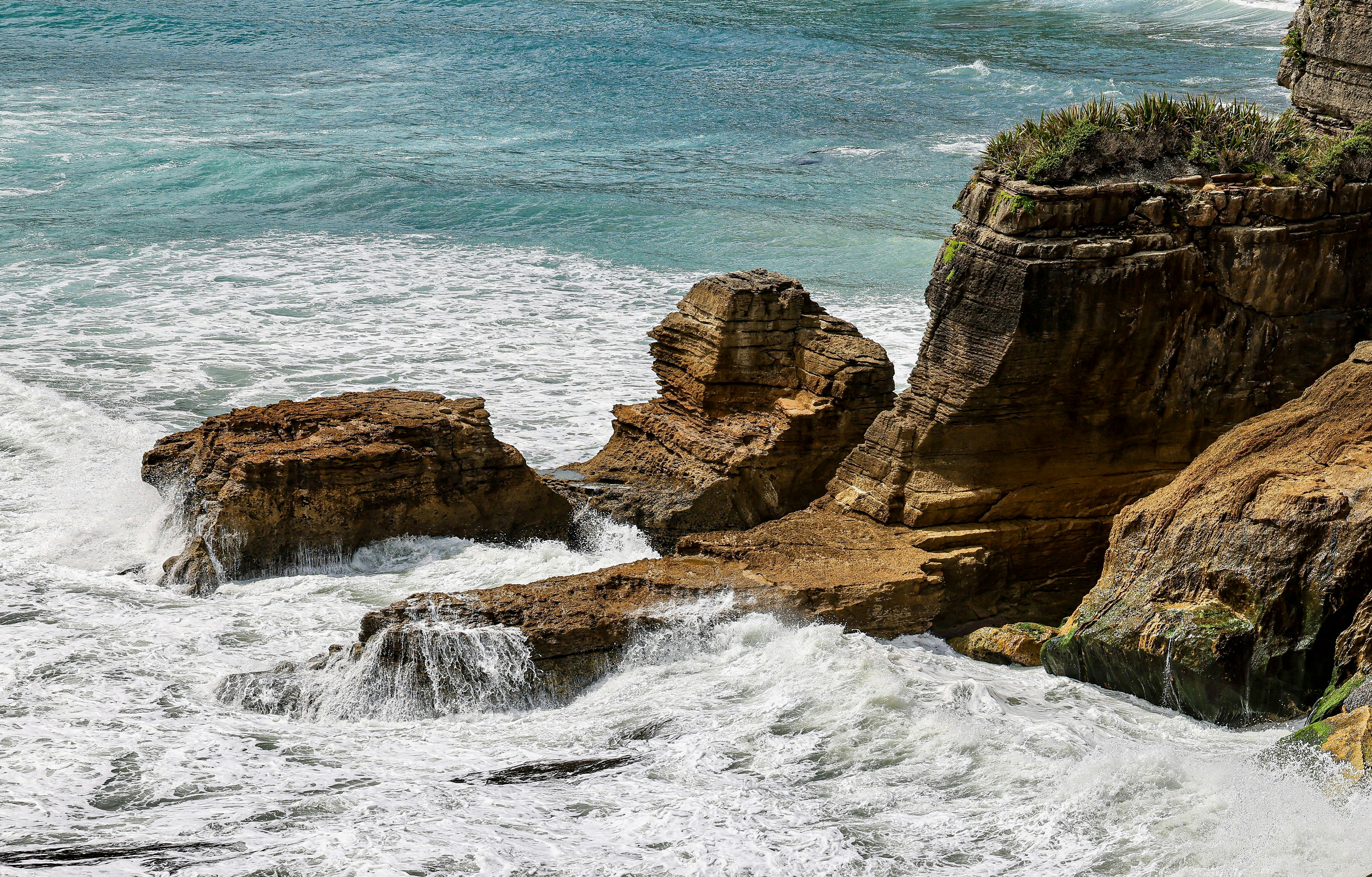 Photo by maximilian_brand