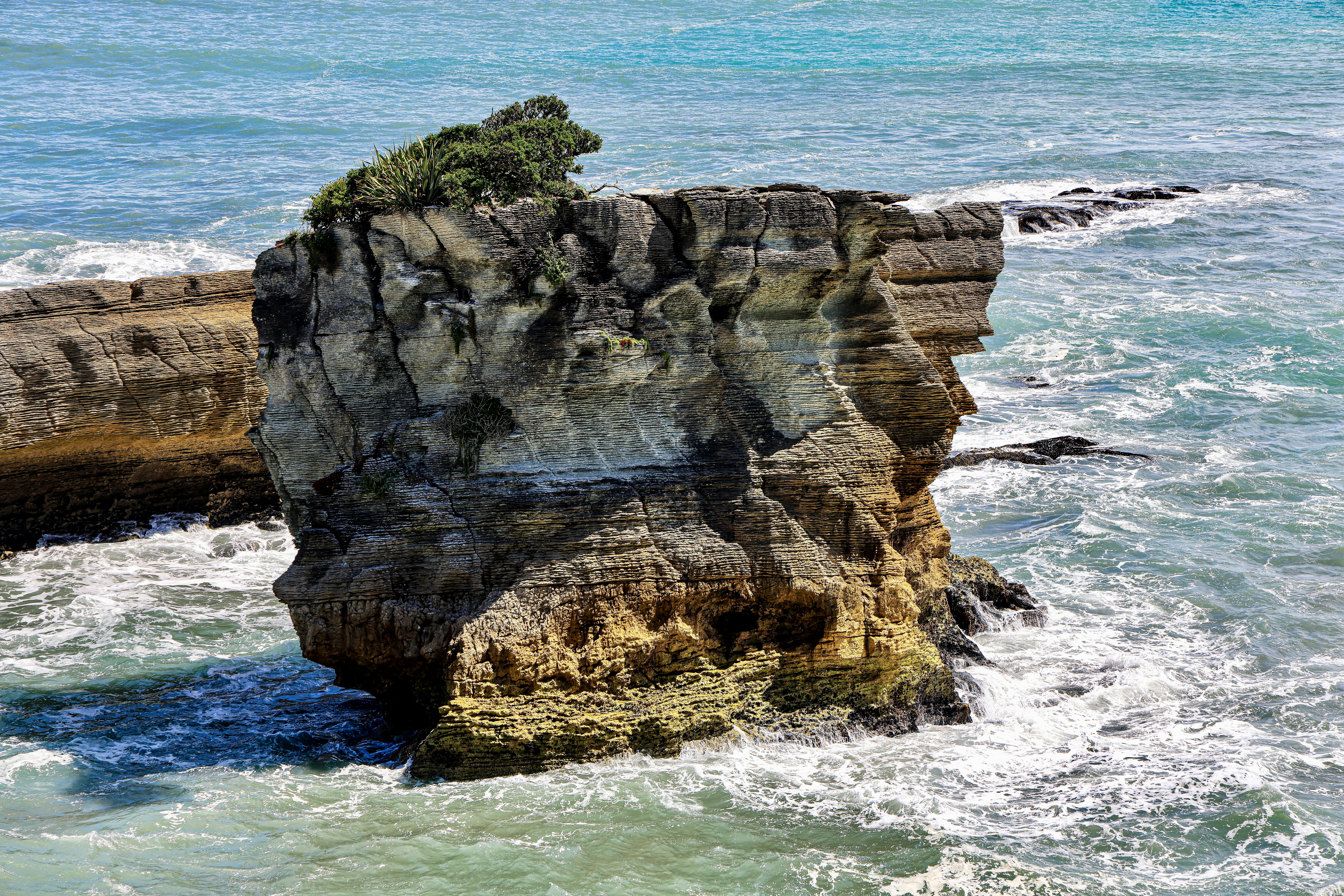 Photo by maximilian_brand