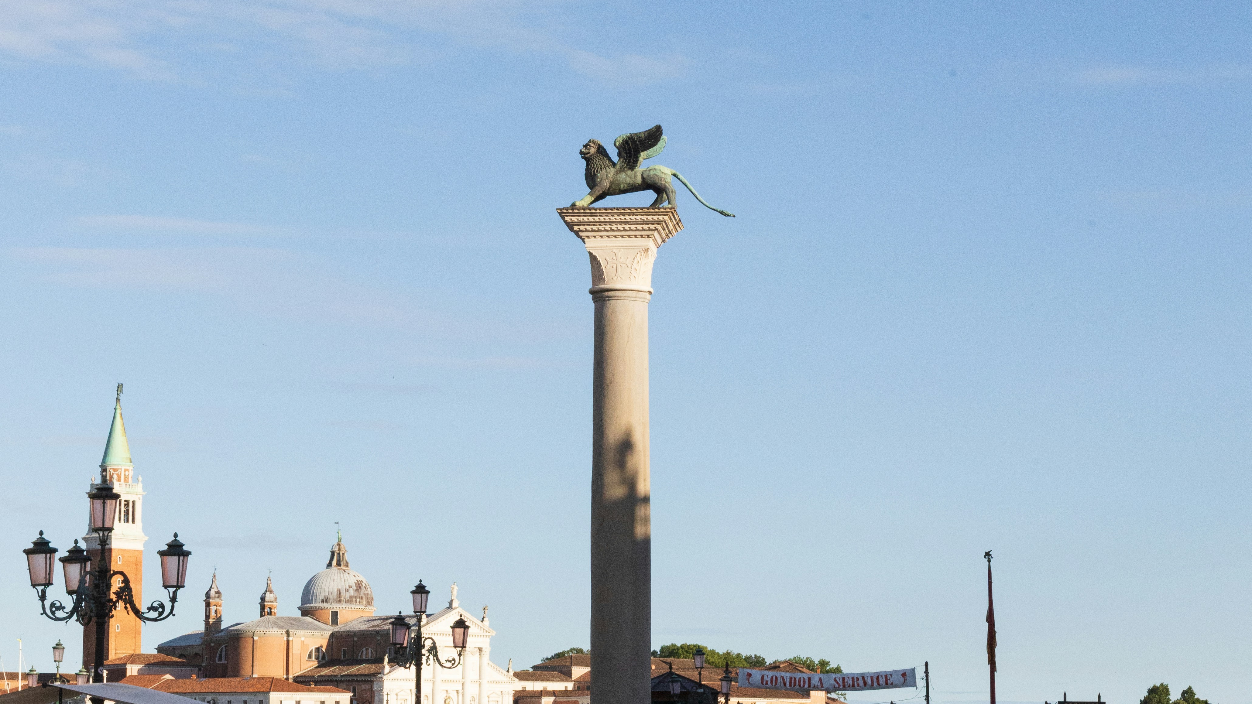 The column of venice with the winged lion.