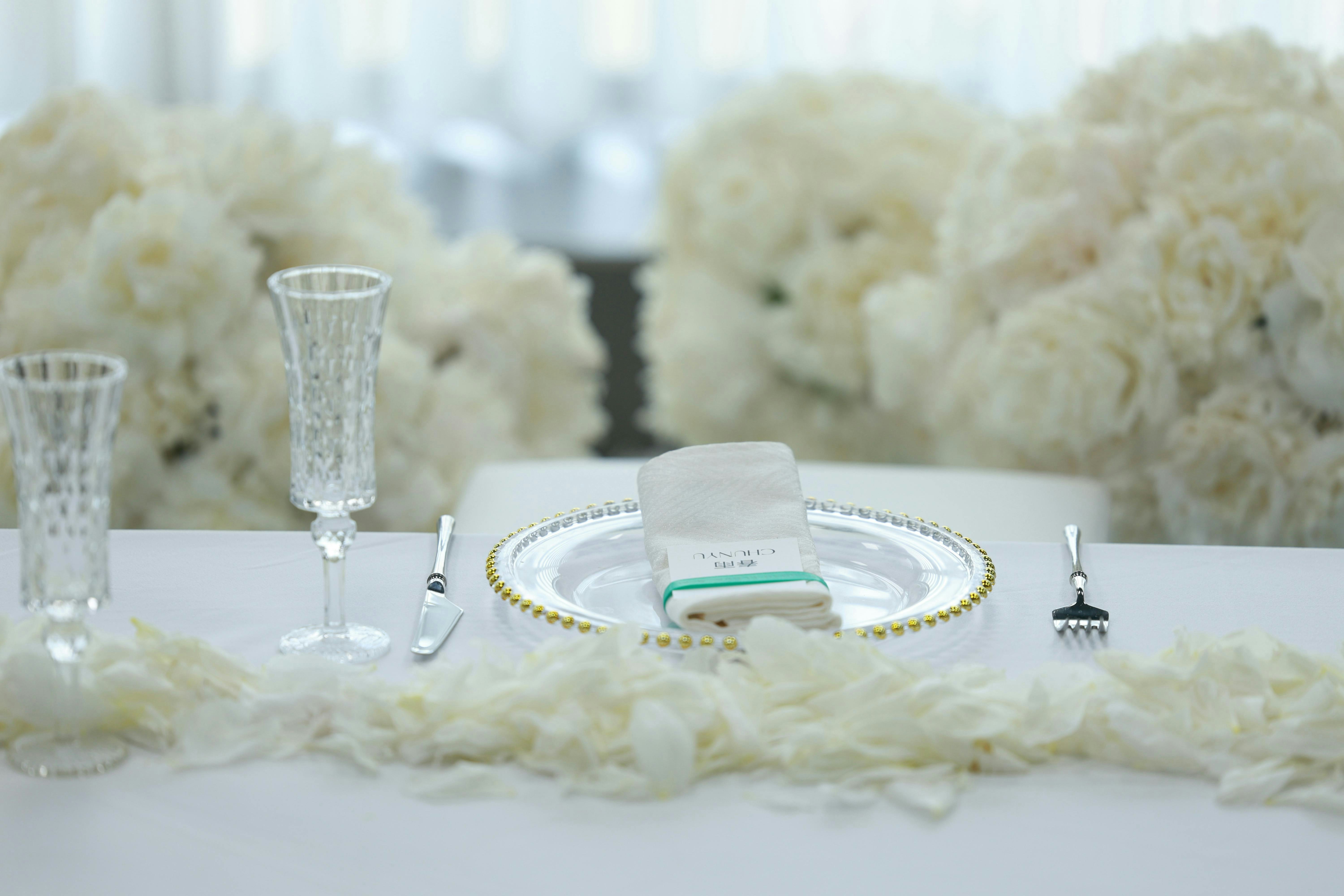 Elegant wedding table setting