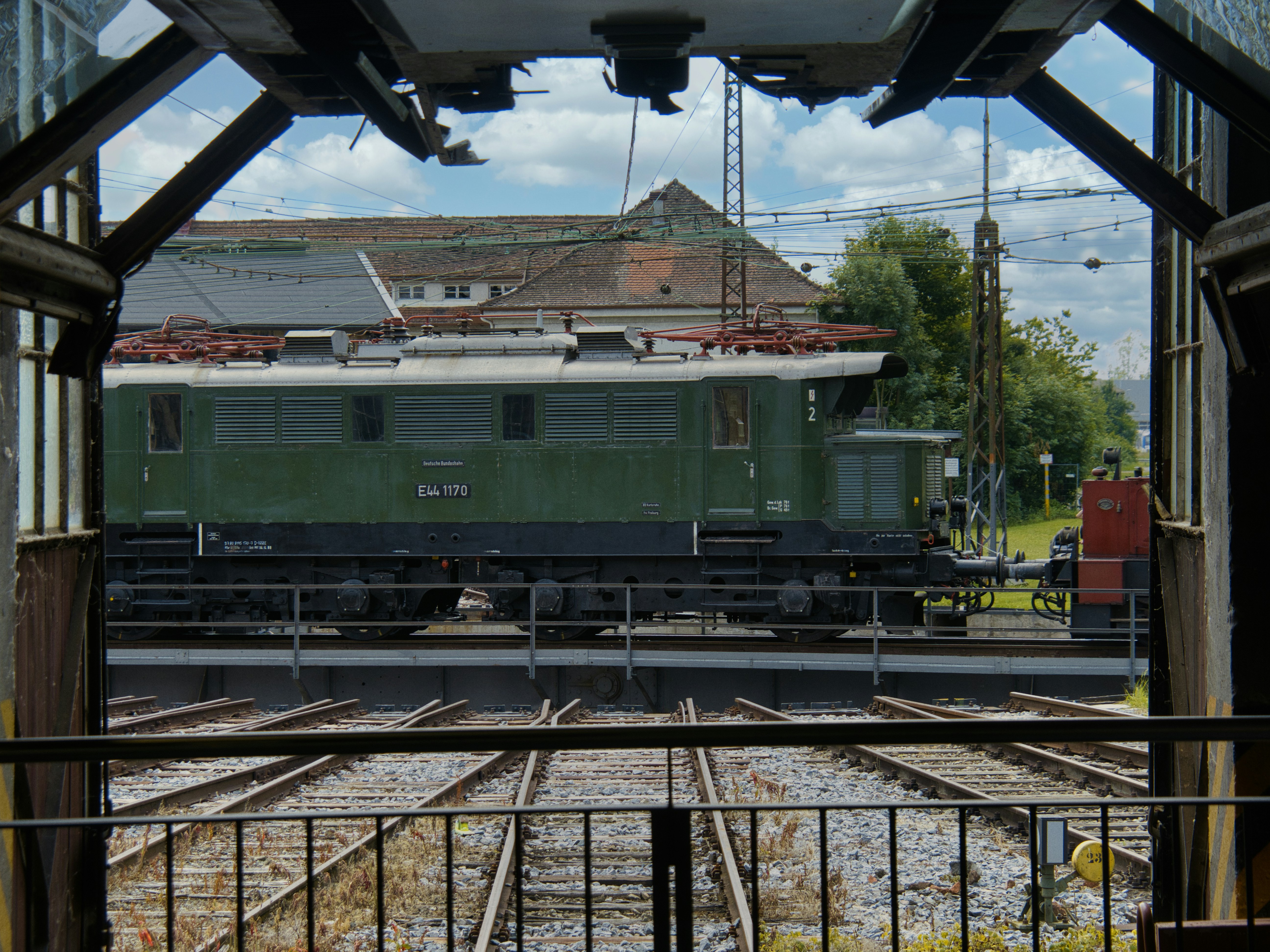 Photo by theskytales