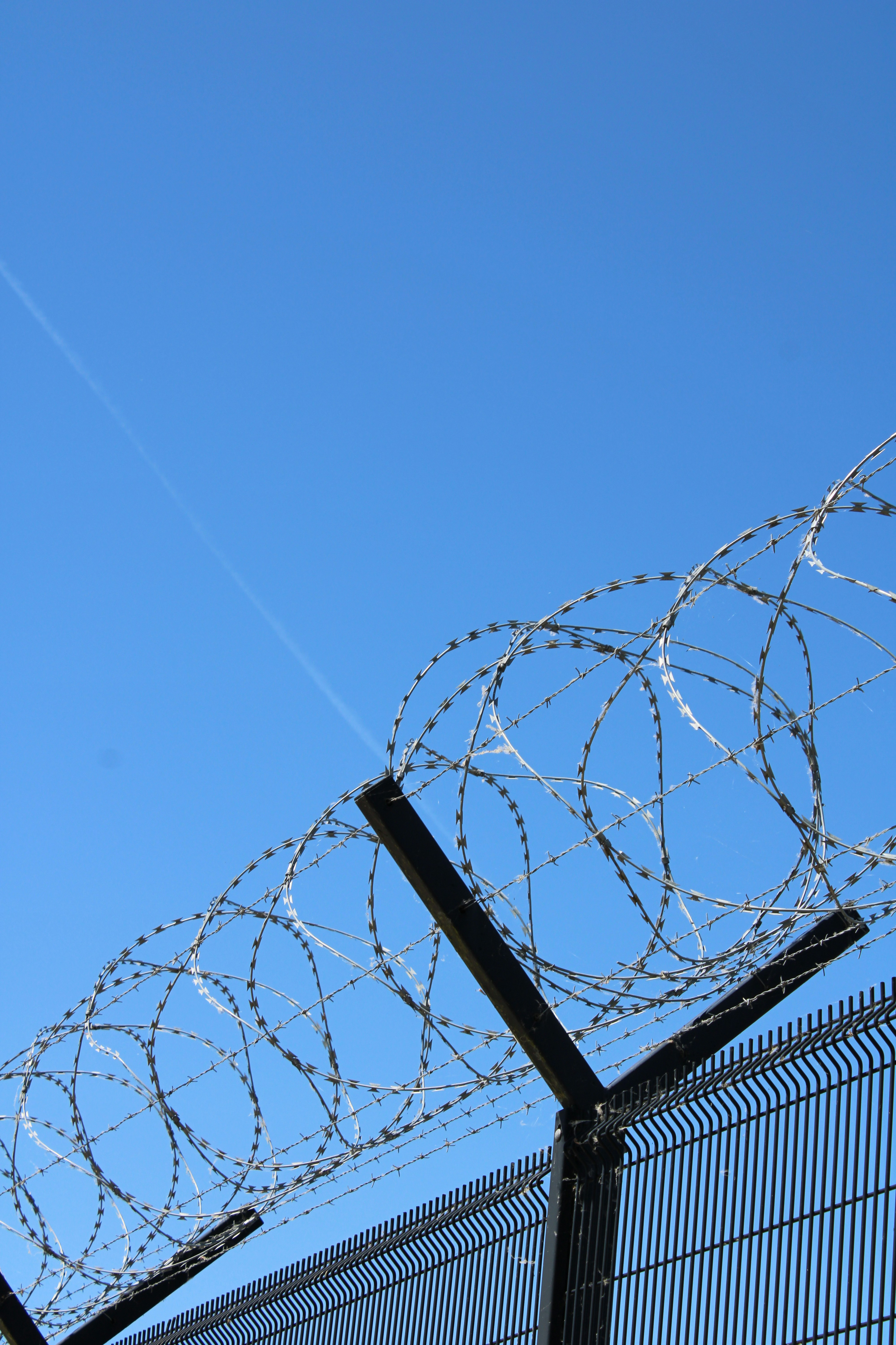 Vault Architecture in 2026: Hybrid Custody, Edge Indexers, and the New Operational Playbook