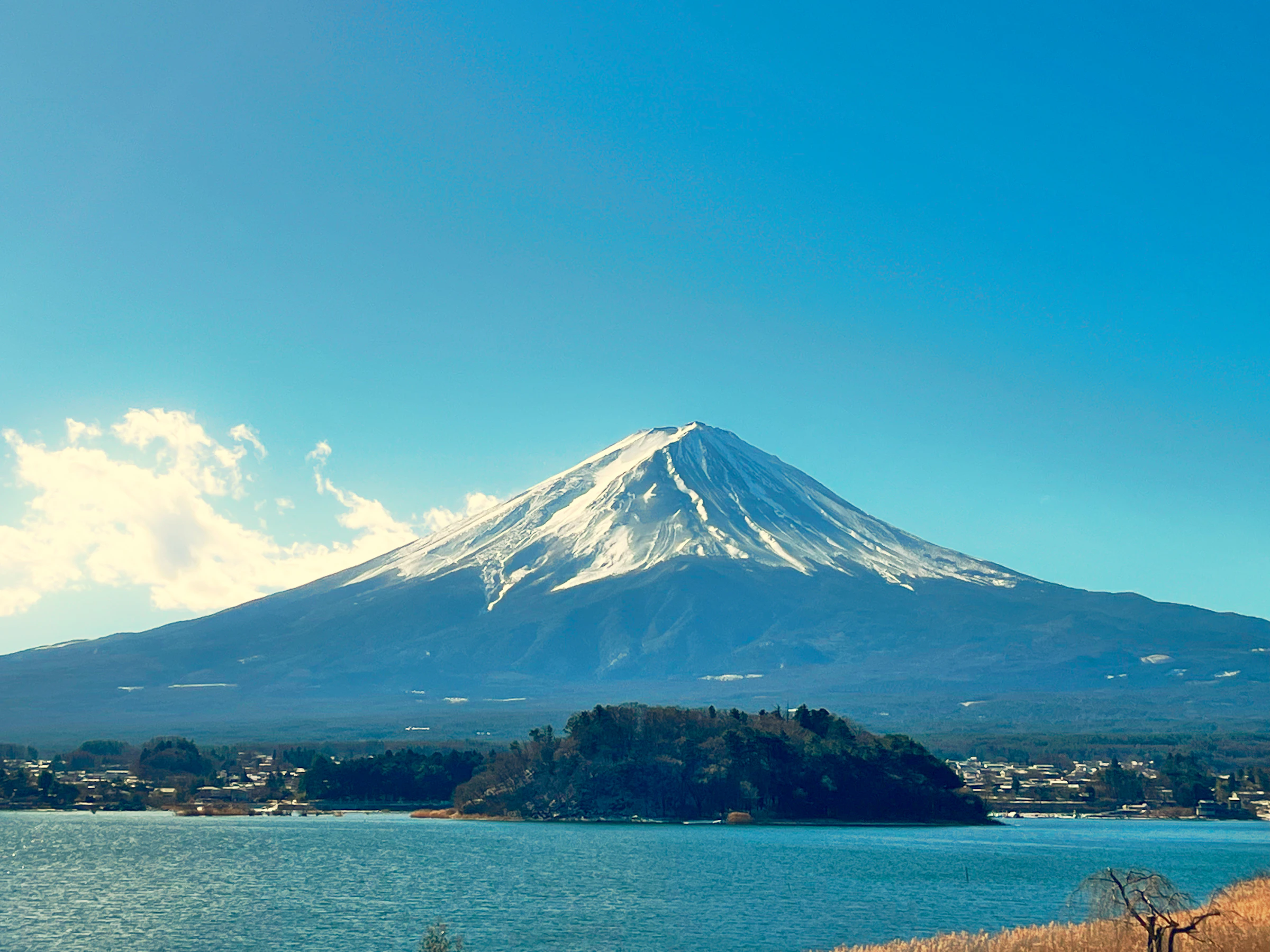 Le mont Fuji au-dessus du lac Kawaguchi