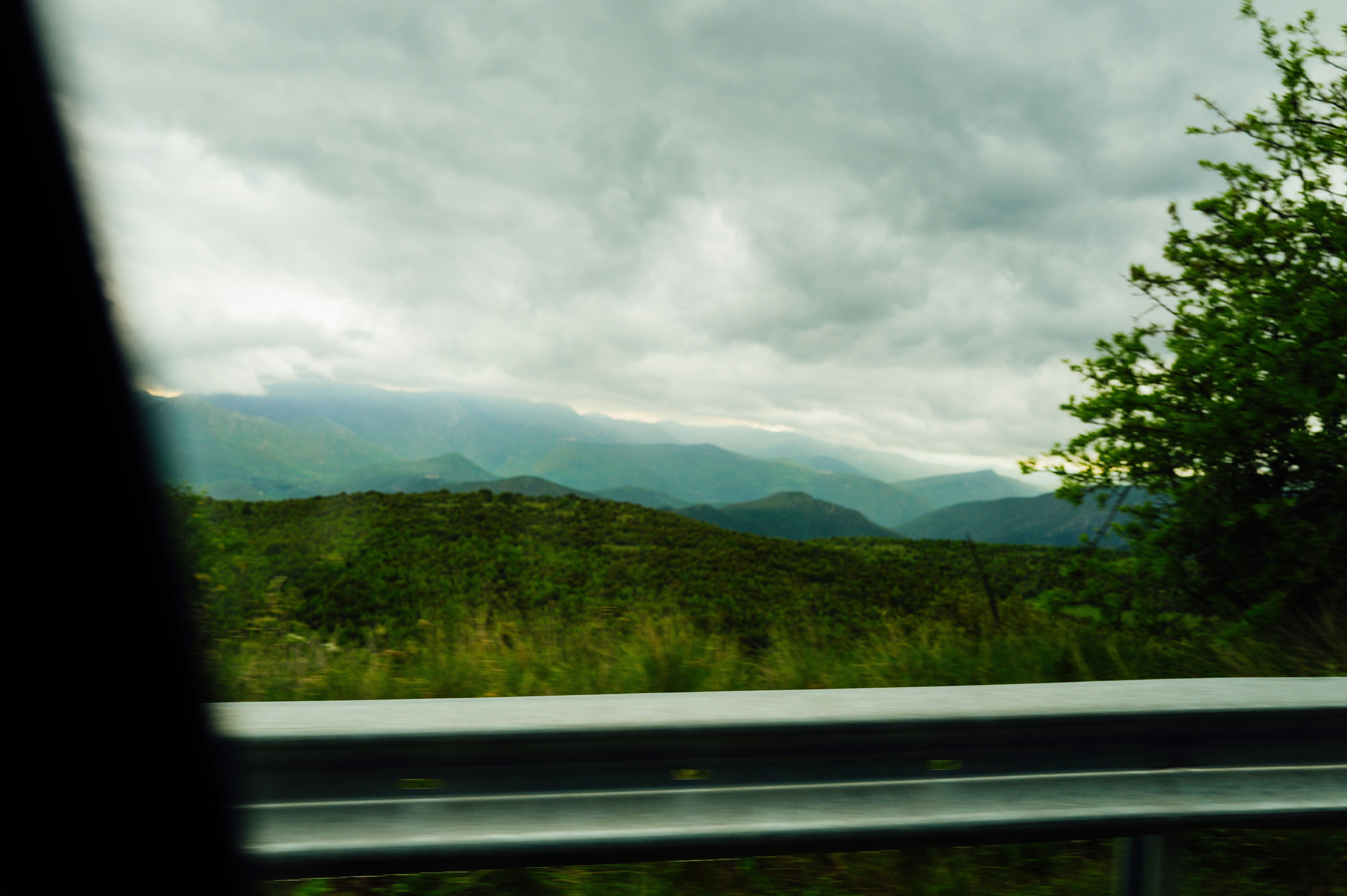 Photo by adrienolichon