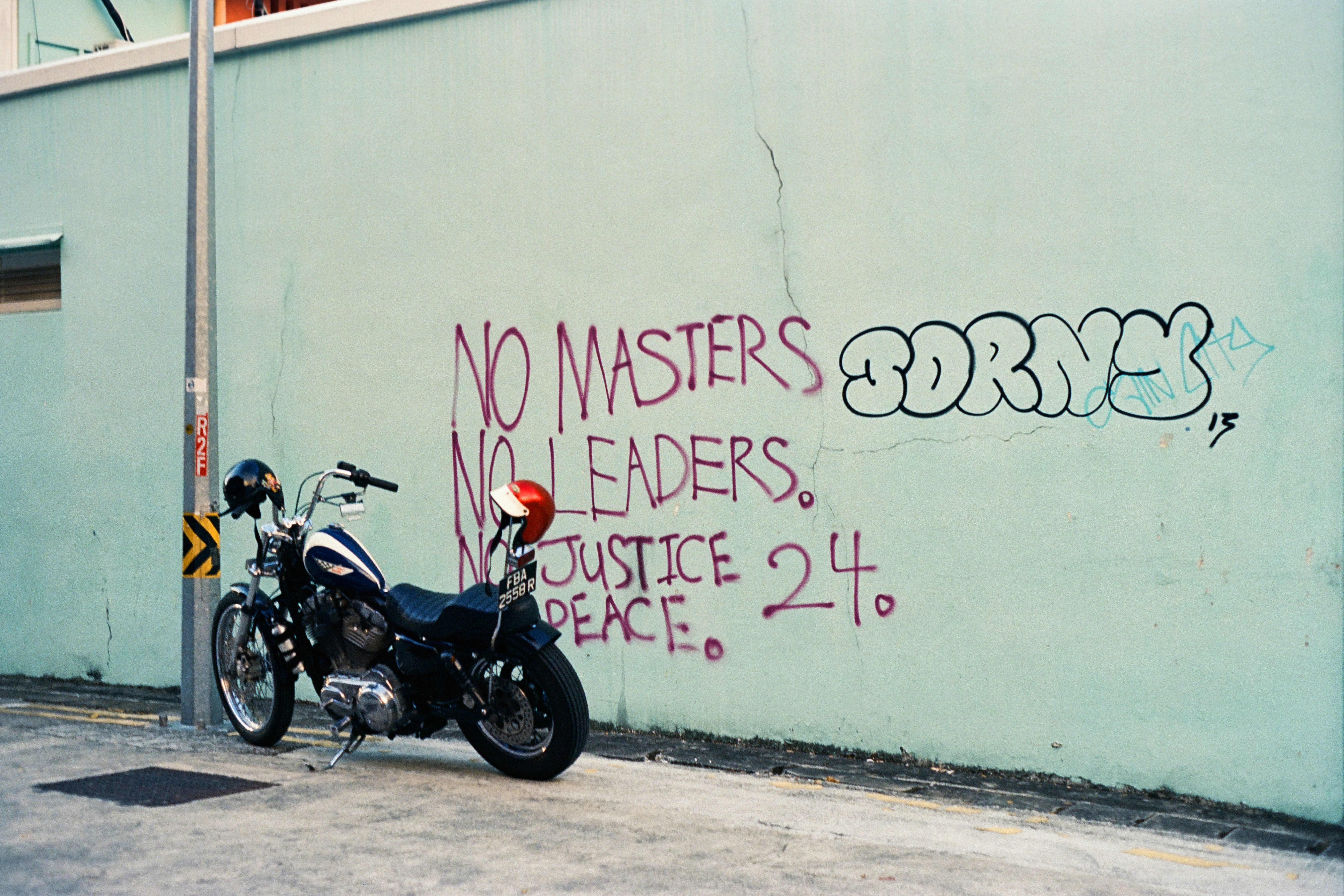 motorcycle repair wallpaper, wallpaper, Bisnis Bengkel Motor: Peluang, Modal, dan Tips Sukses 2