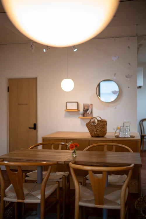 Café and recovery corner