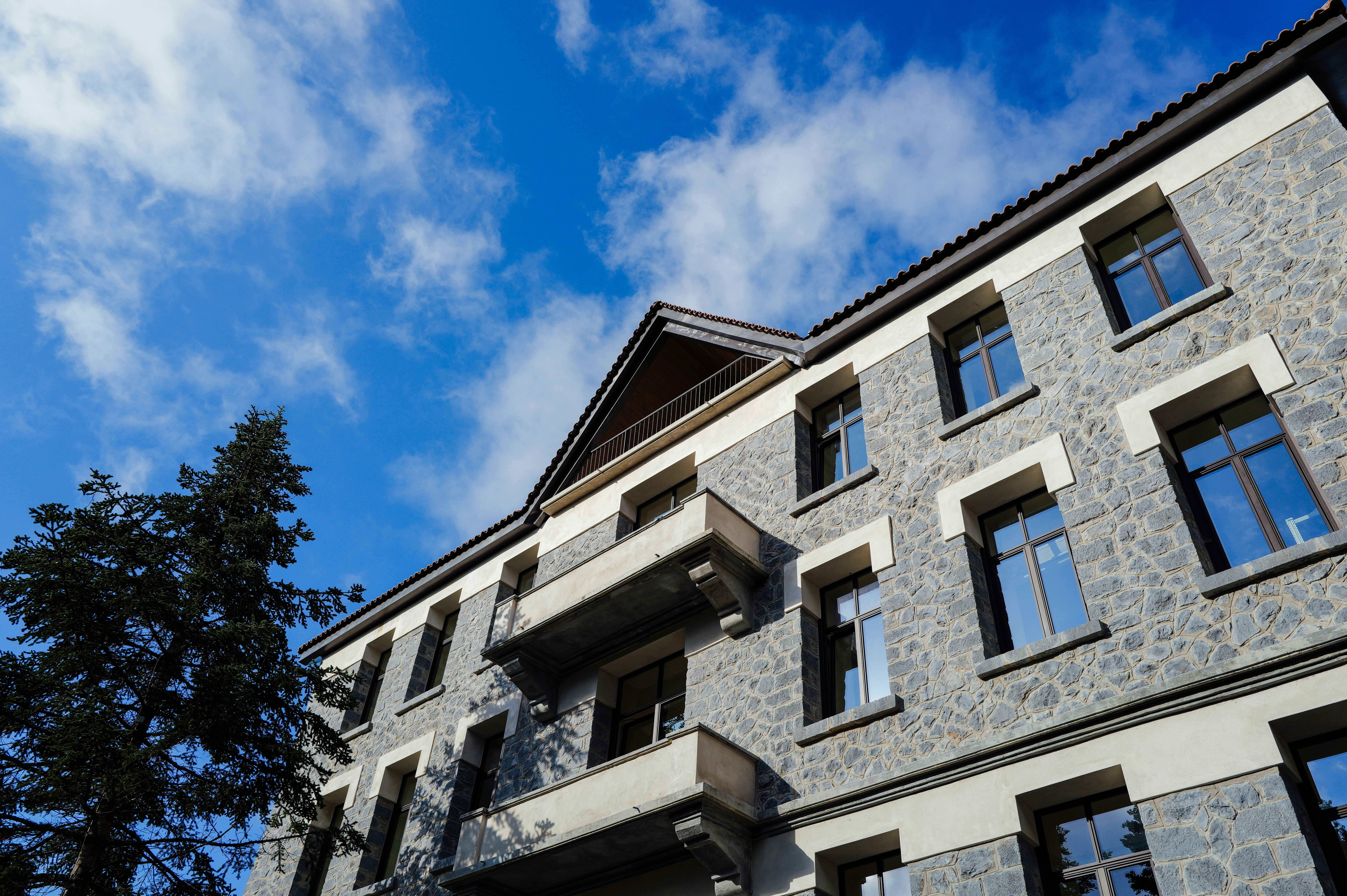 Photo by adrienolichon