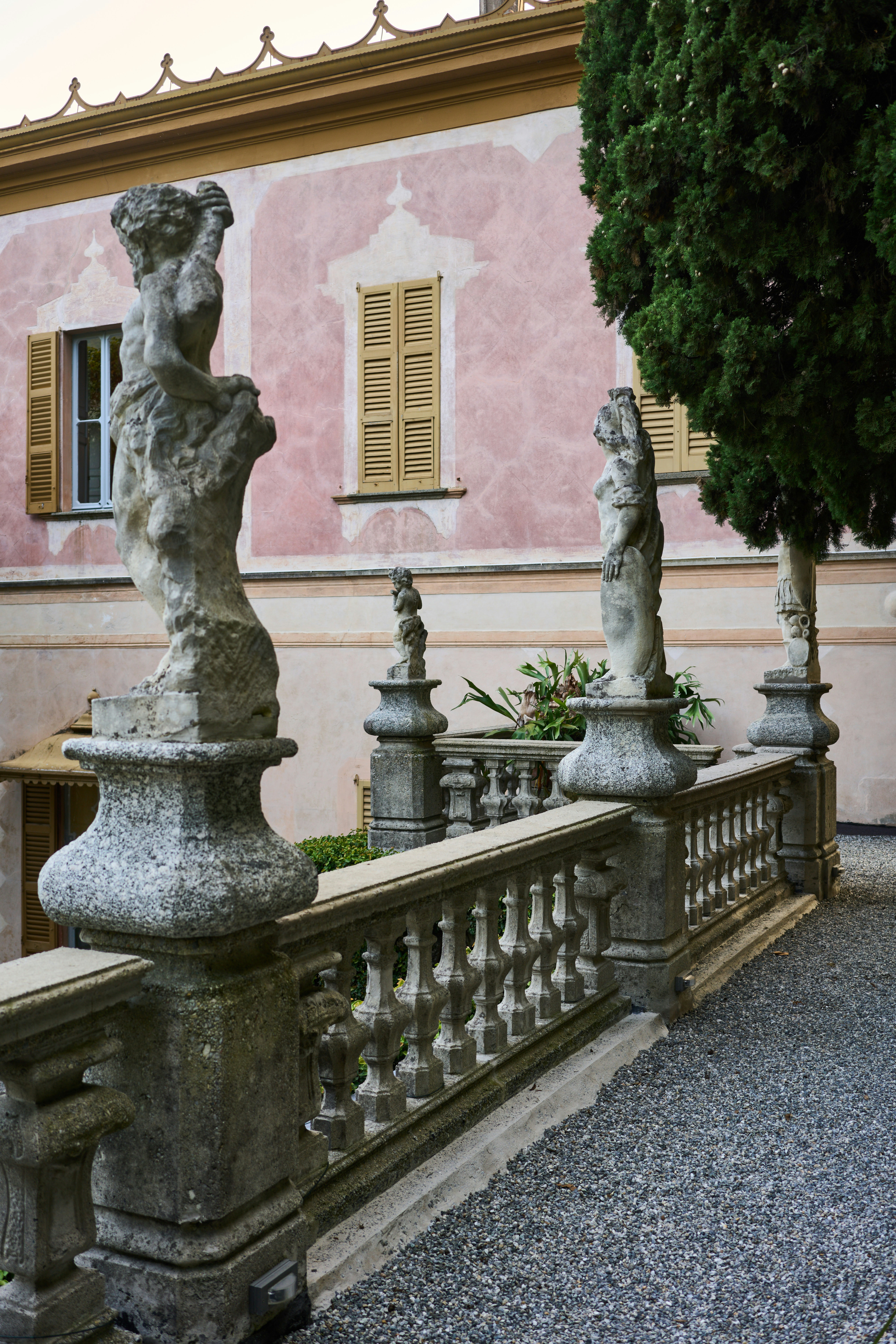 The luxurious lakeside town of Cernobbio, featuring the famous Villa d'Este.