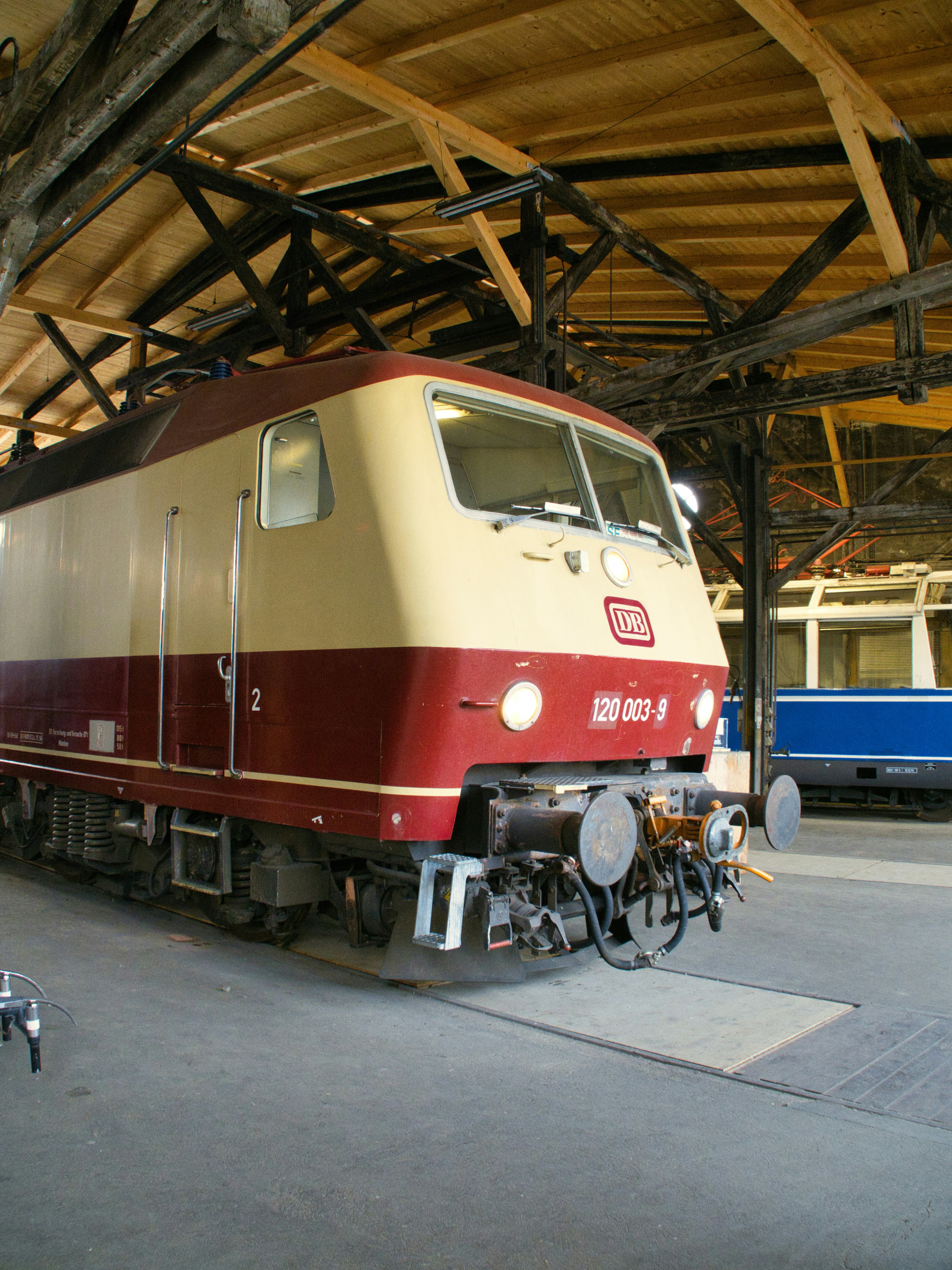 Photo by theskytales