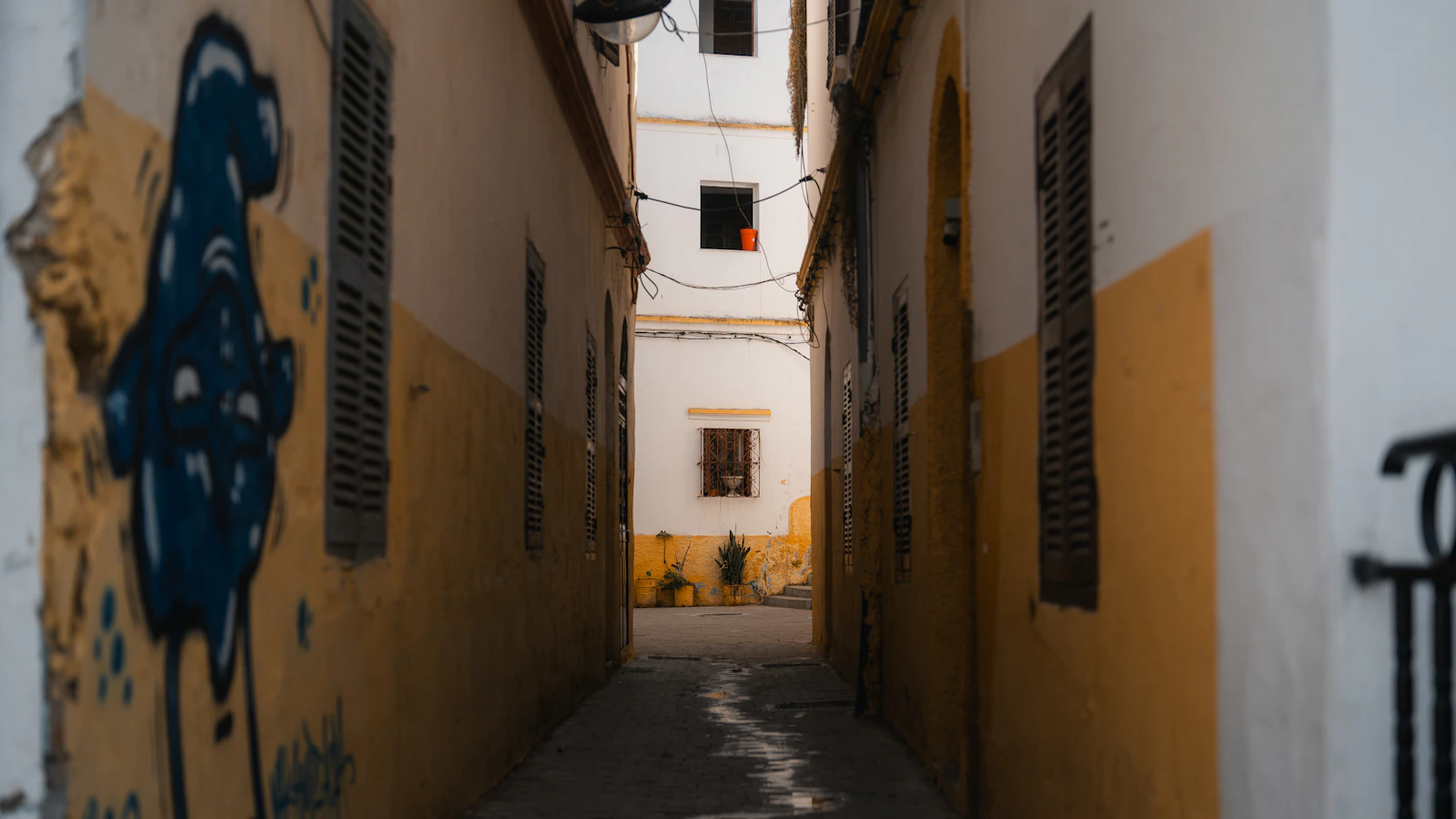 Ruelle chaulée de la Kasbah de Tanger
