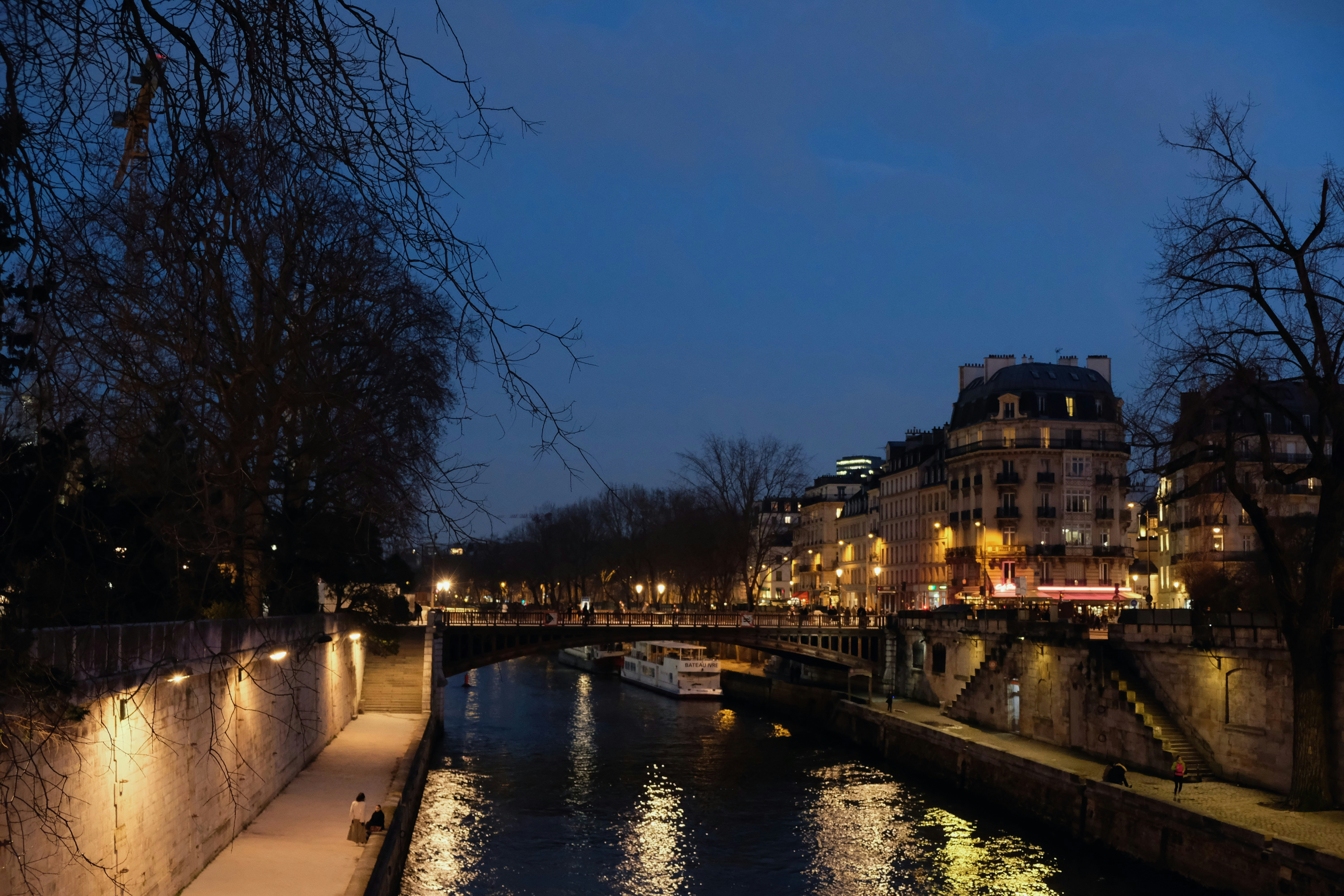 Photo by laurauraura