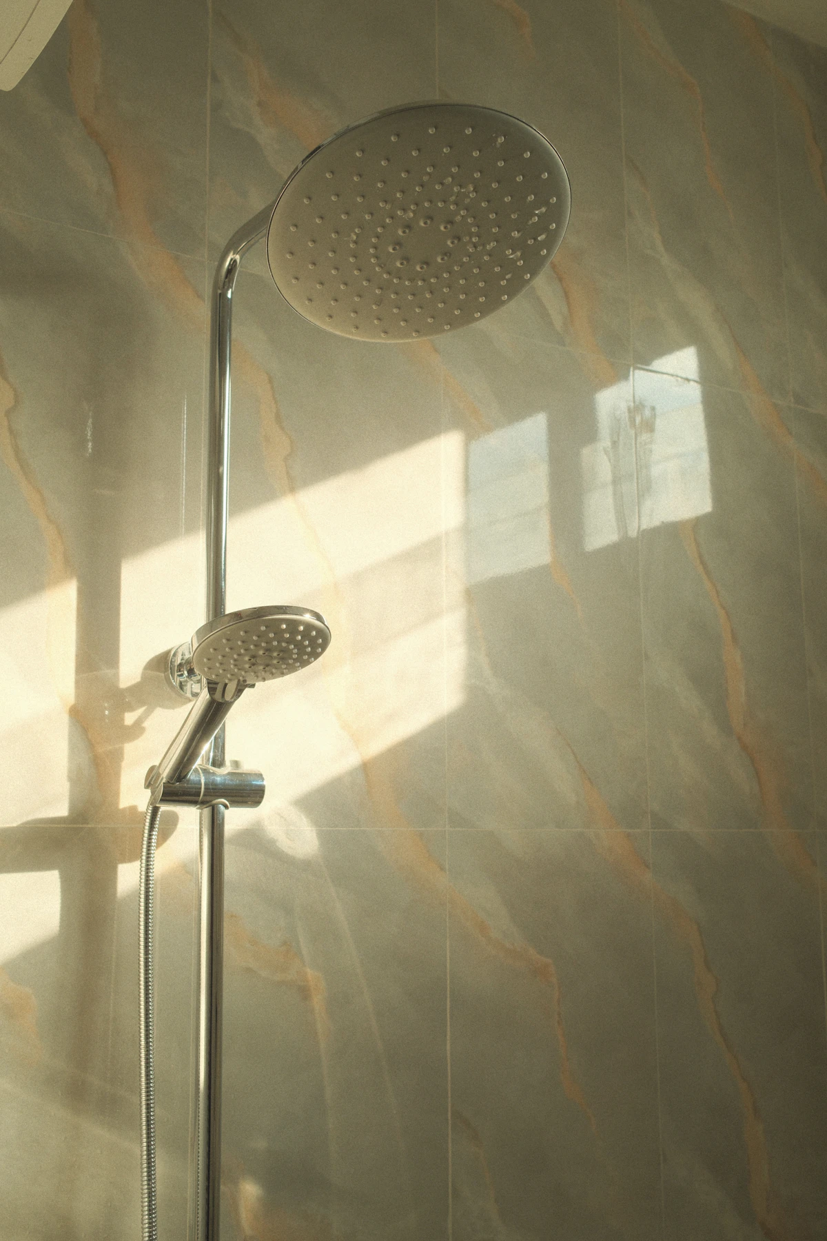 Showers: Rain & Rail Shower