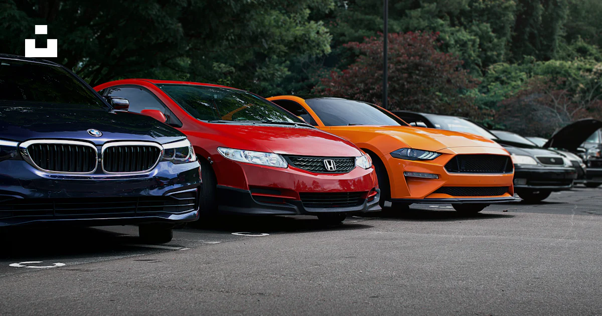 Many Cars Front Several cars are parked in a row. photo – Free Car Image on Unsplash