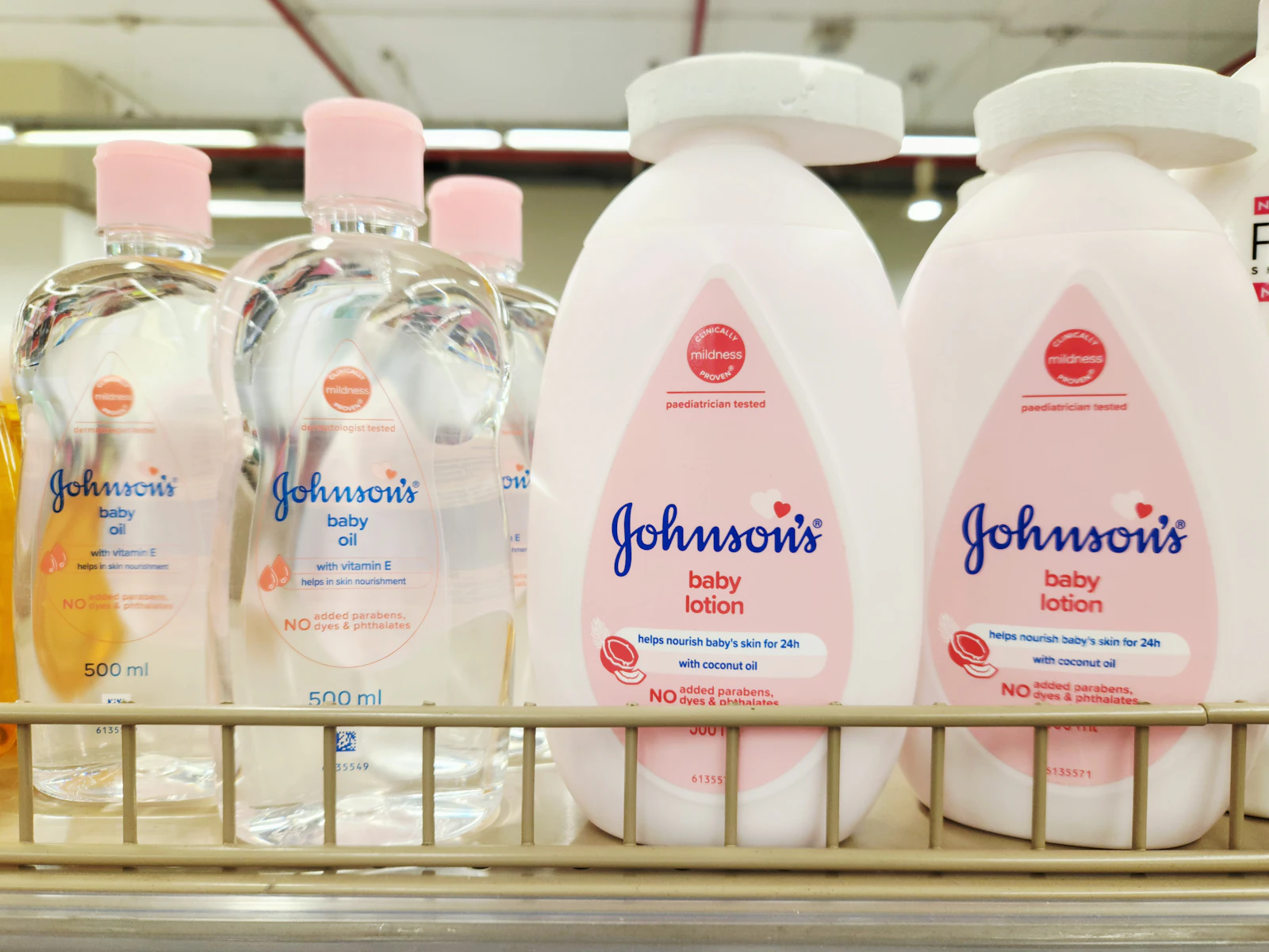Baby Powder: Why Cornstarch Replaced Talc, and What the Evidence Actually Shows