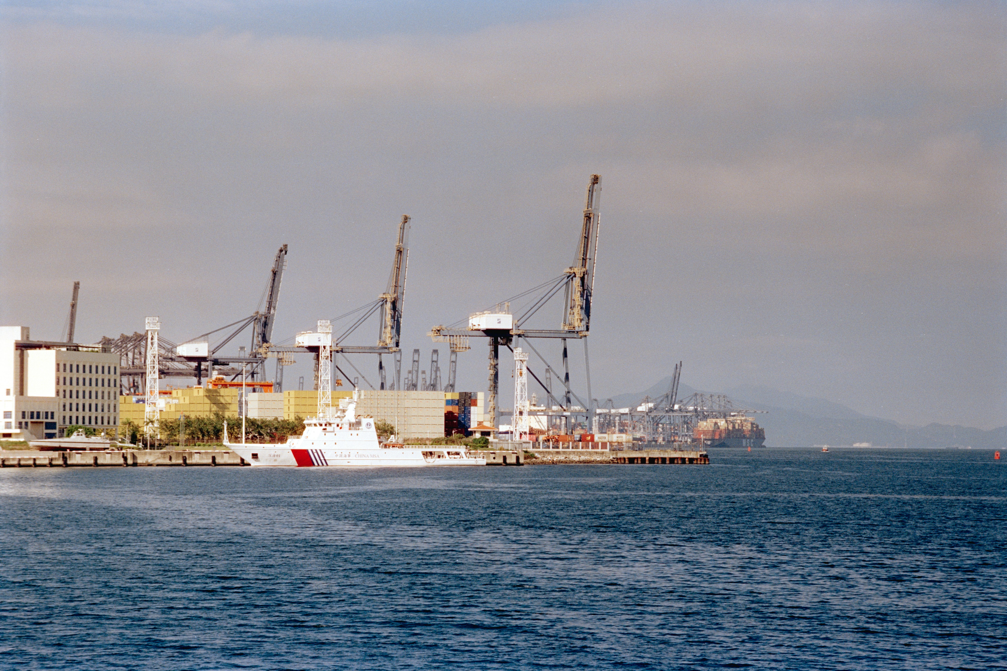 Photo by zhenyao_photo