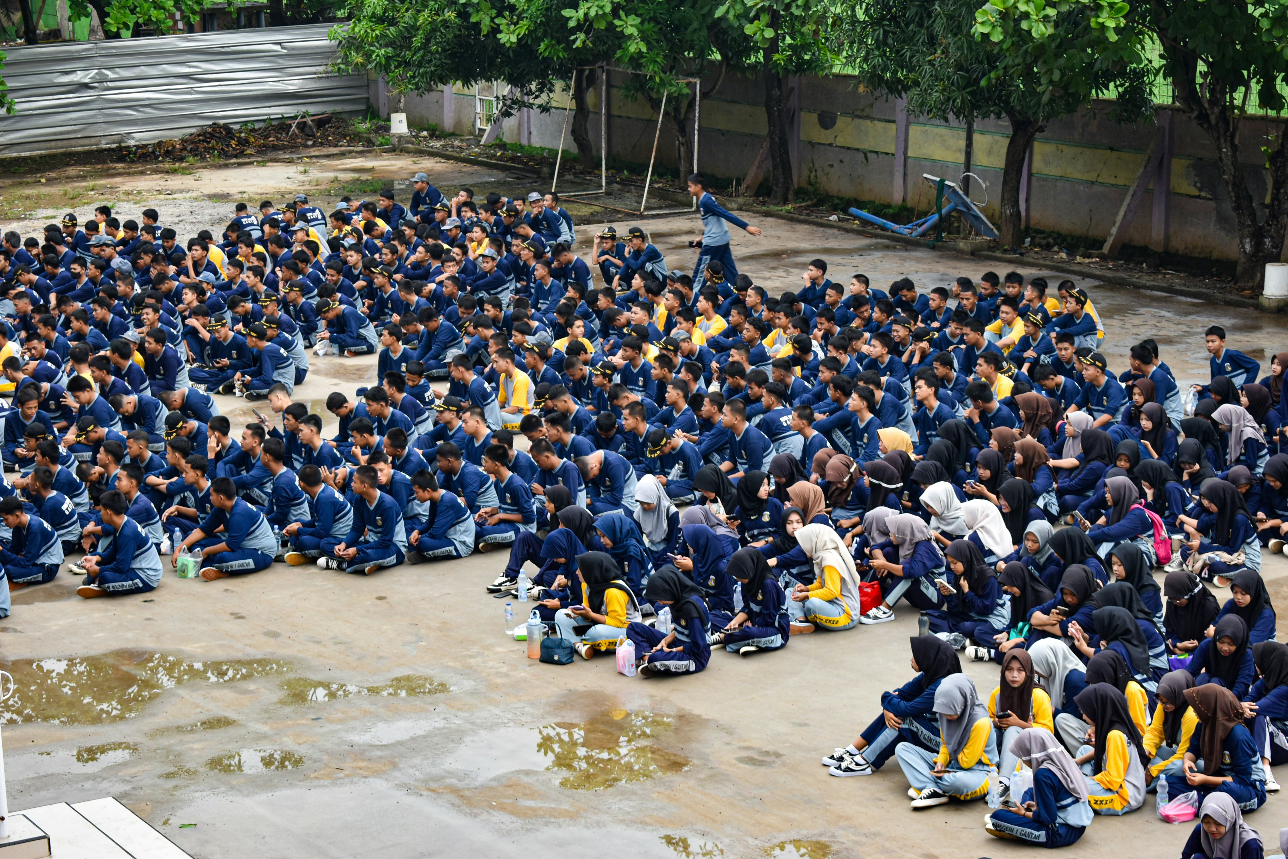 photo-1750091036453-8547a9757184?ixid=M3wxMjA3fDB8MXxzZWFyY2h8MTF8fGNob25nemhlbmclMjBwcmltYXJ5JTIwc2Nob29sfGVufDB8fHx8MTc1NTY3MzEwN3ww\u0026ixlib=rb-4.1.0