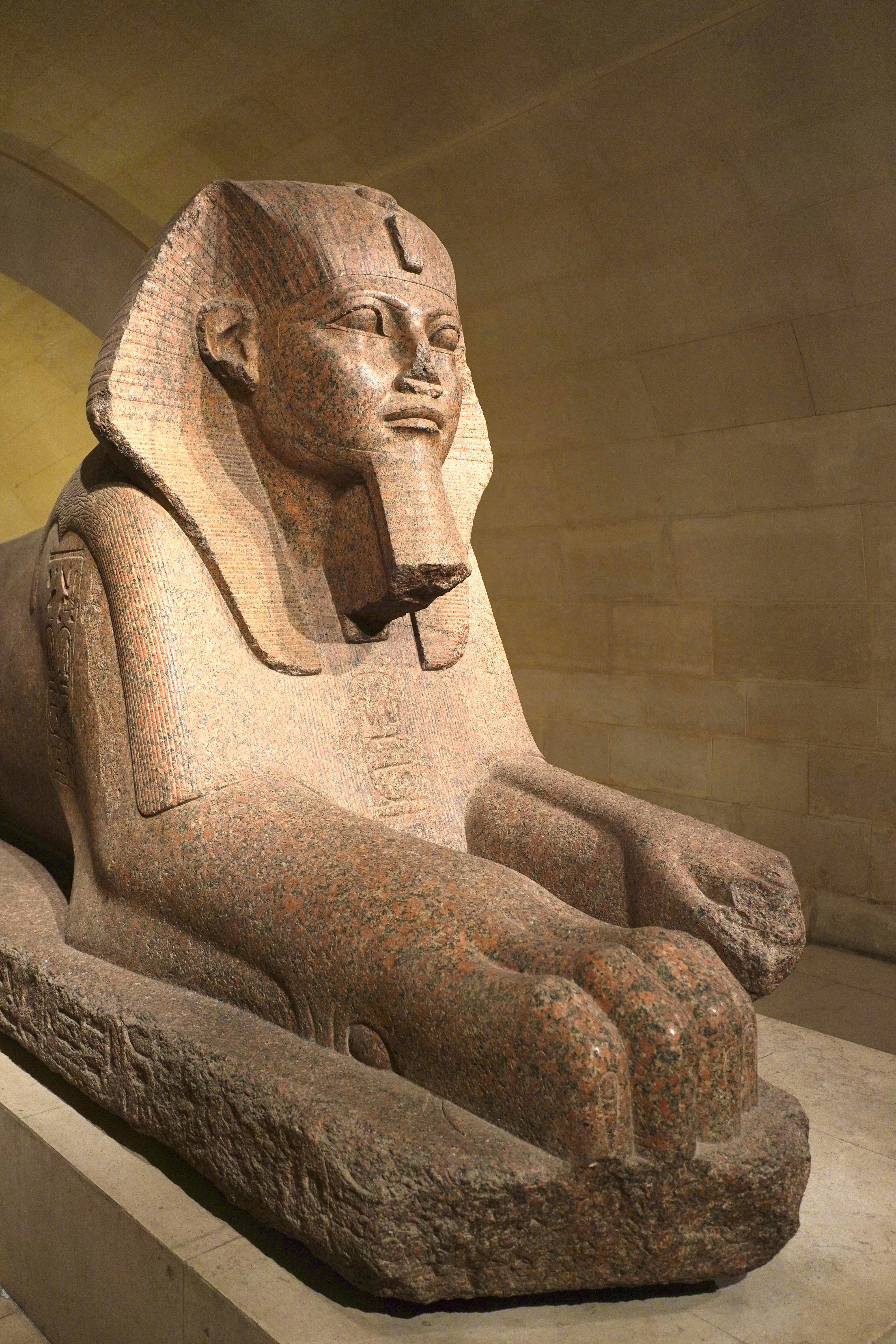 エジプトのファラオの像の写真 – Unsplashの芸術の無料画像