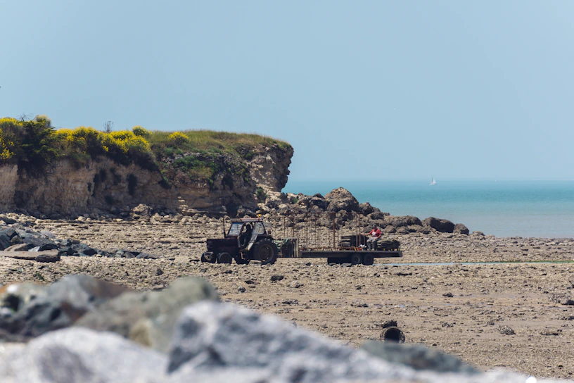 Angoulins, un tracteur d'ostréiculteur
