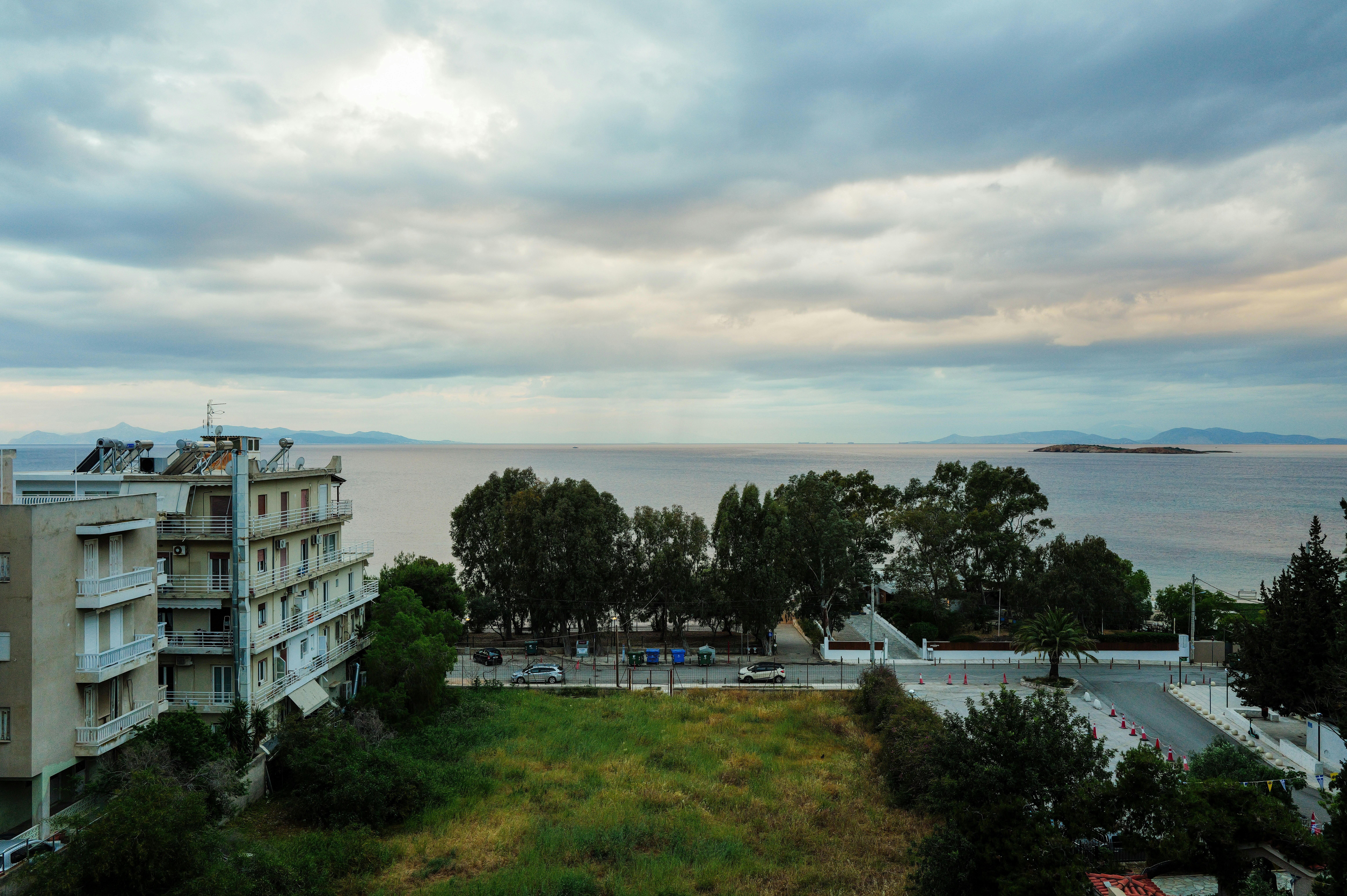 Photo by adrienolichon