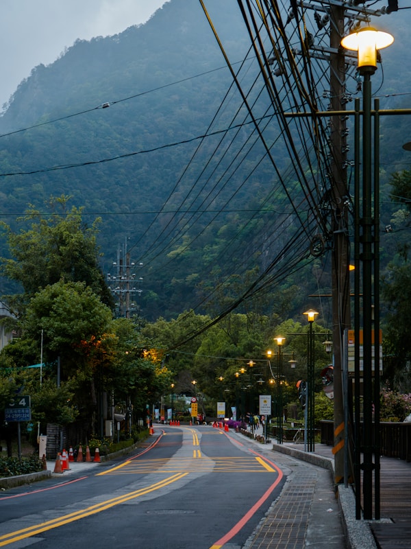 台灣高速公路沿途山景與環島自駕收尾