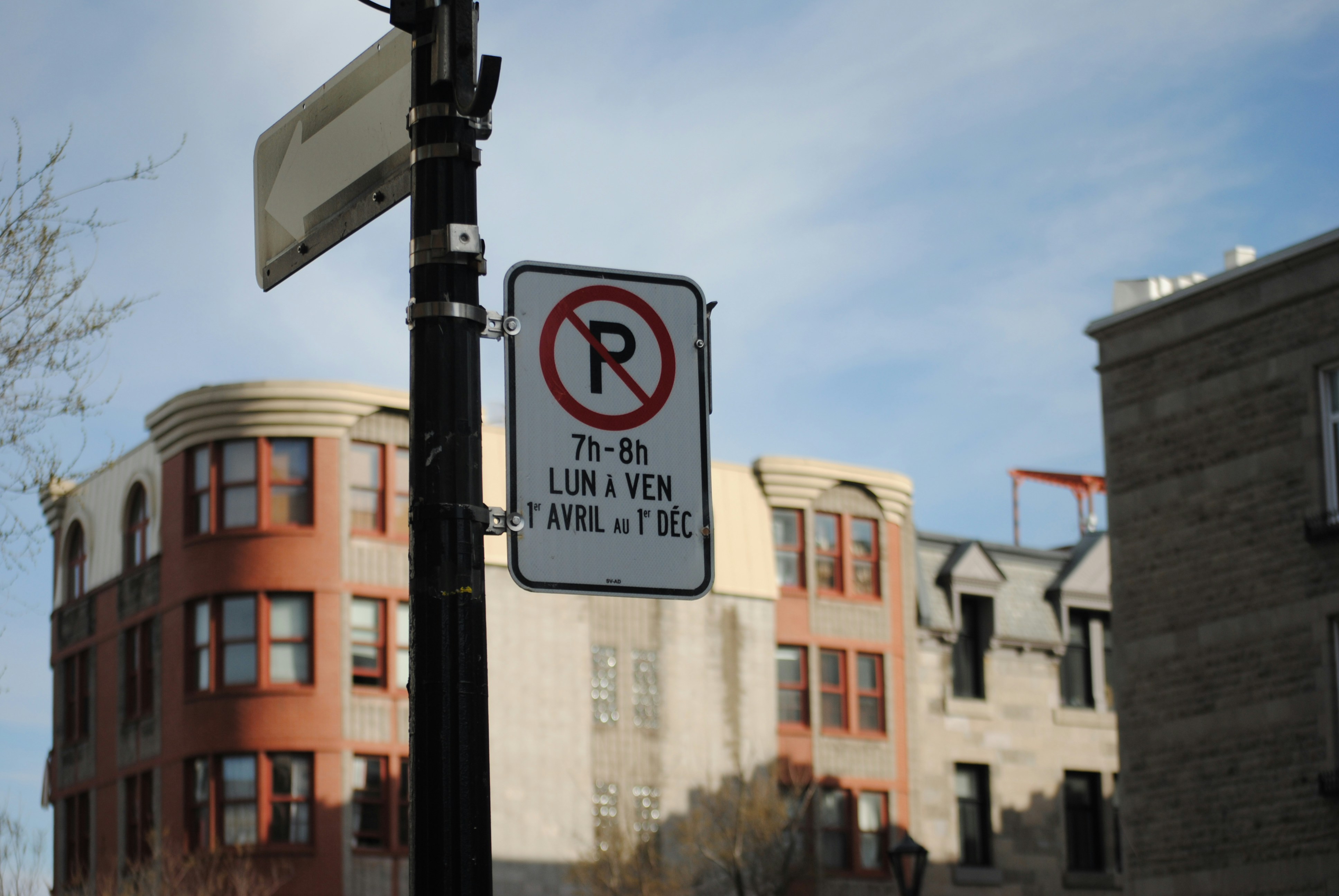 Chicago street permit sign - Apartment movers Chicago IL