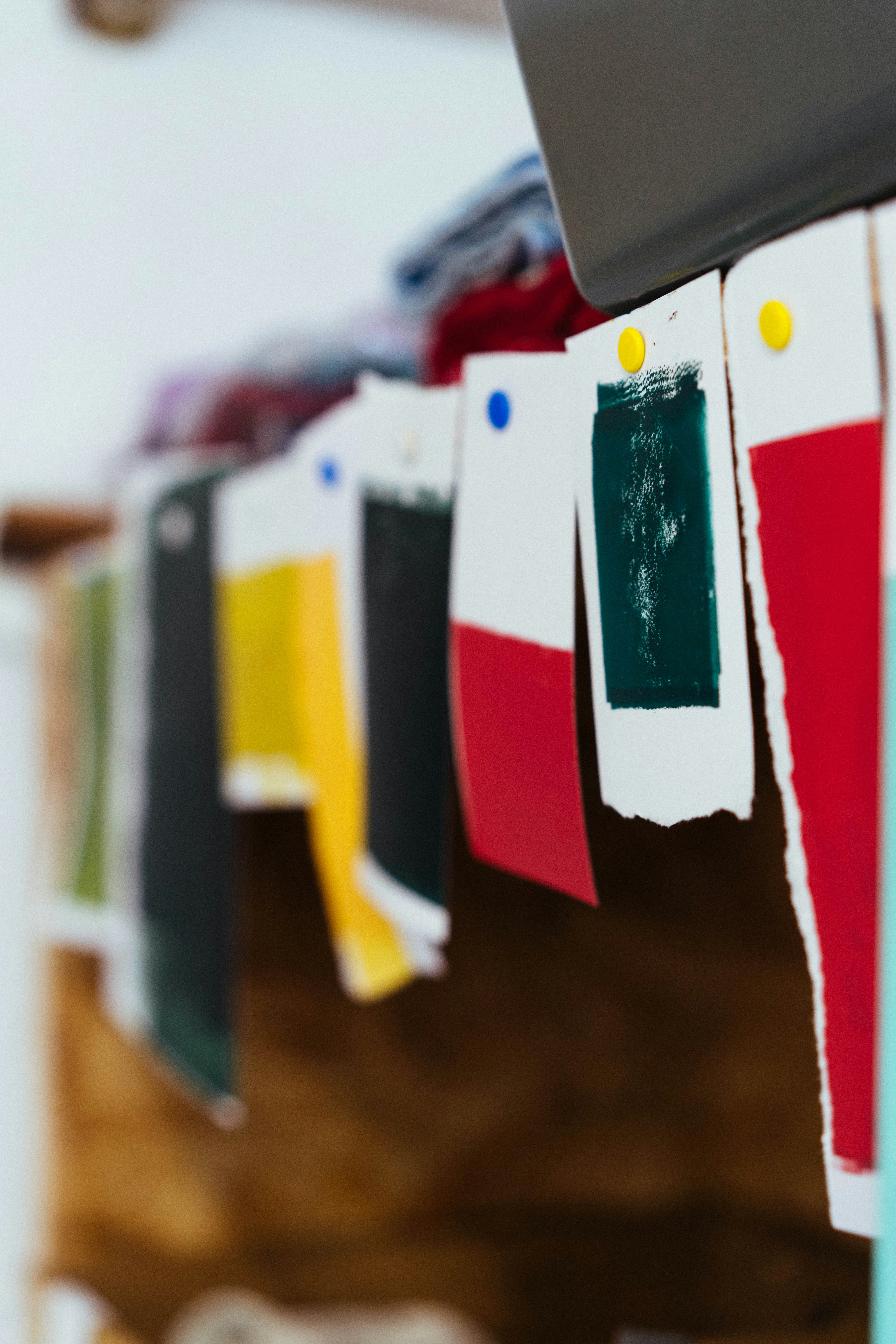 7 Practical Labels to Use When You Declutter Your Wardrobe