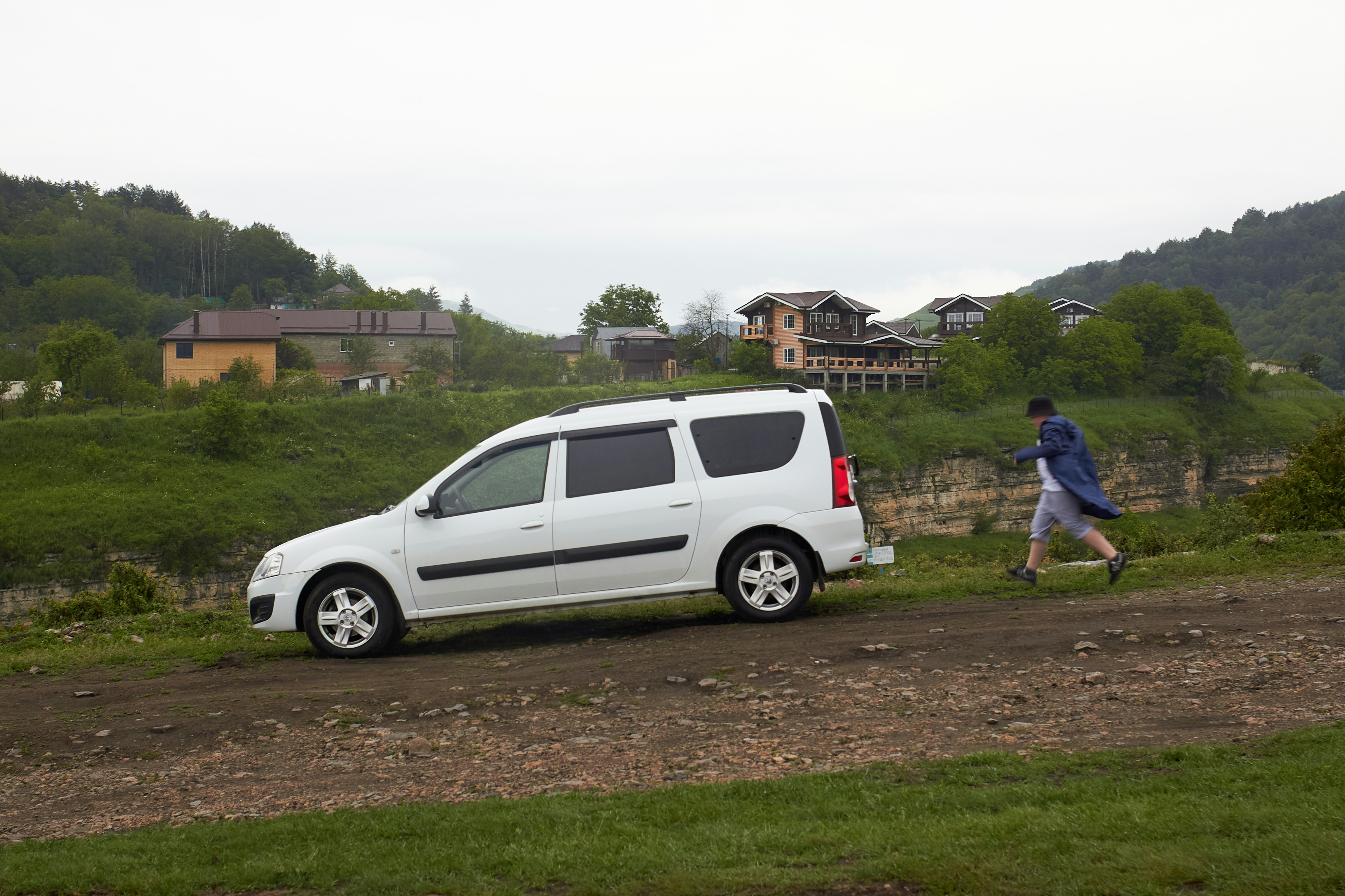 photo-1750579304095-ea6f4077099b?ixid=M3wxMjA3fDB8MXxzZWFyY2h8NXx8dmFuJTIwZ2FwJTIwaW5zdXJhbmNlJTIwY29tcGFuaWVzfGVufDB8fHx8MTc2MjExNDcwMHww\u0026ixlib=rb-4.1.0