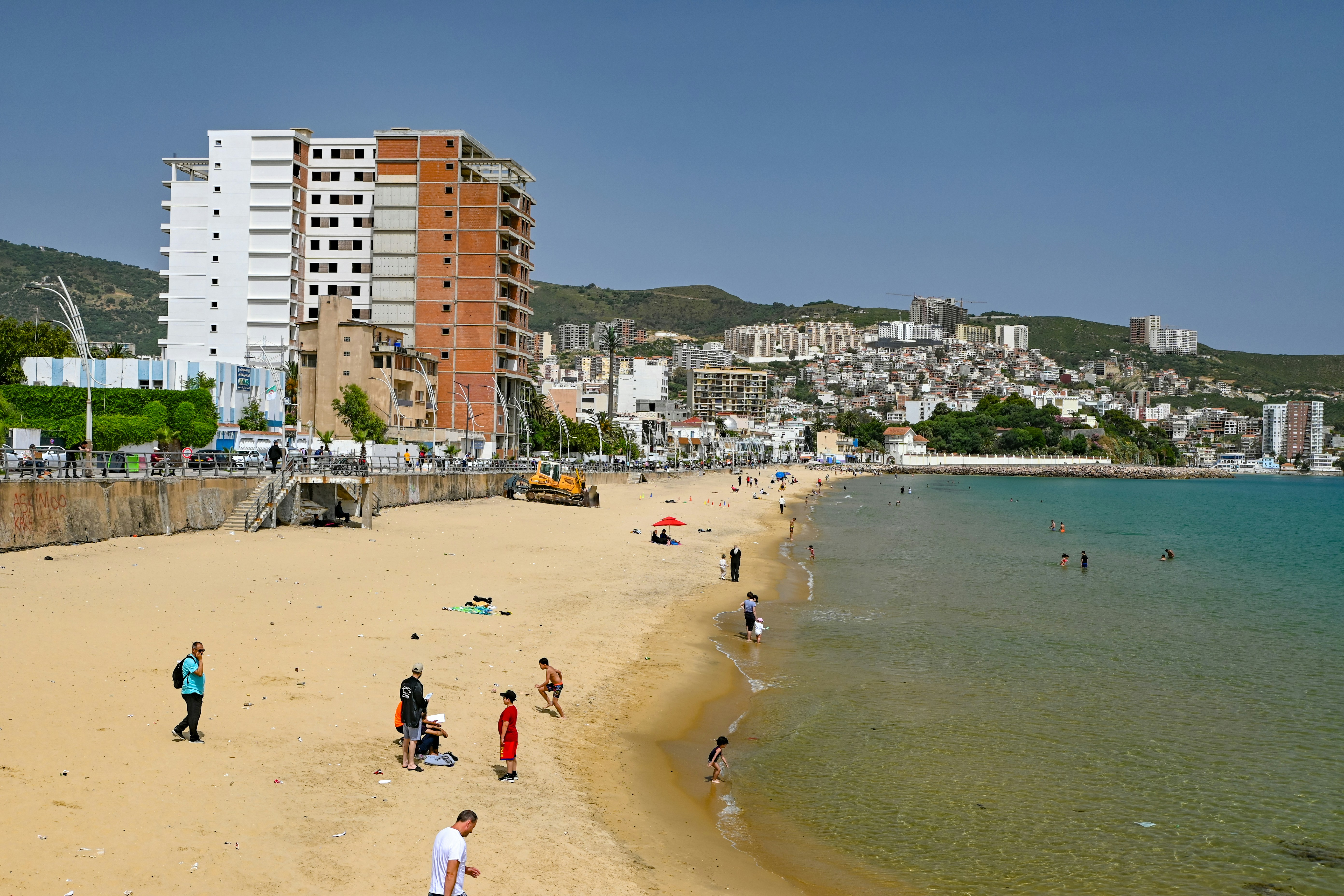 Stay online in the Algeria with a prepaid eSIM from eSIMlii. Instant activation, no roaming charges, and reliable coverage.