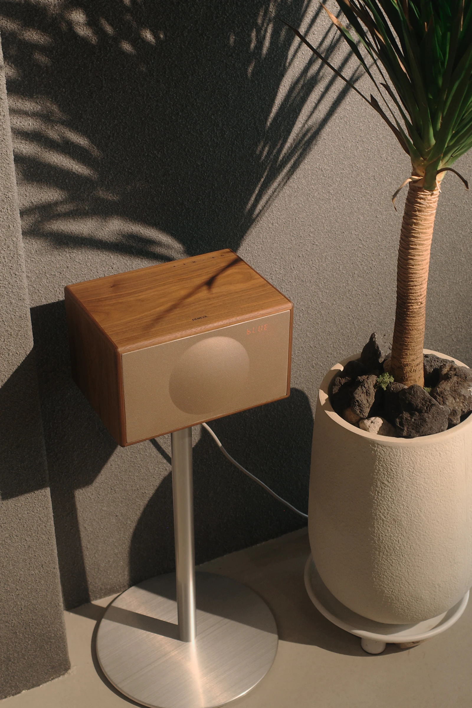 Bang & Olufsen Beosound A9, Danish design speaker for the home