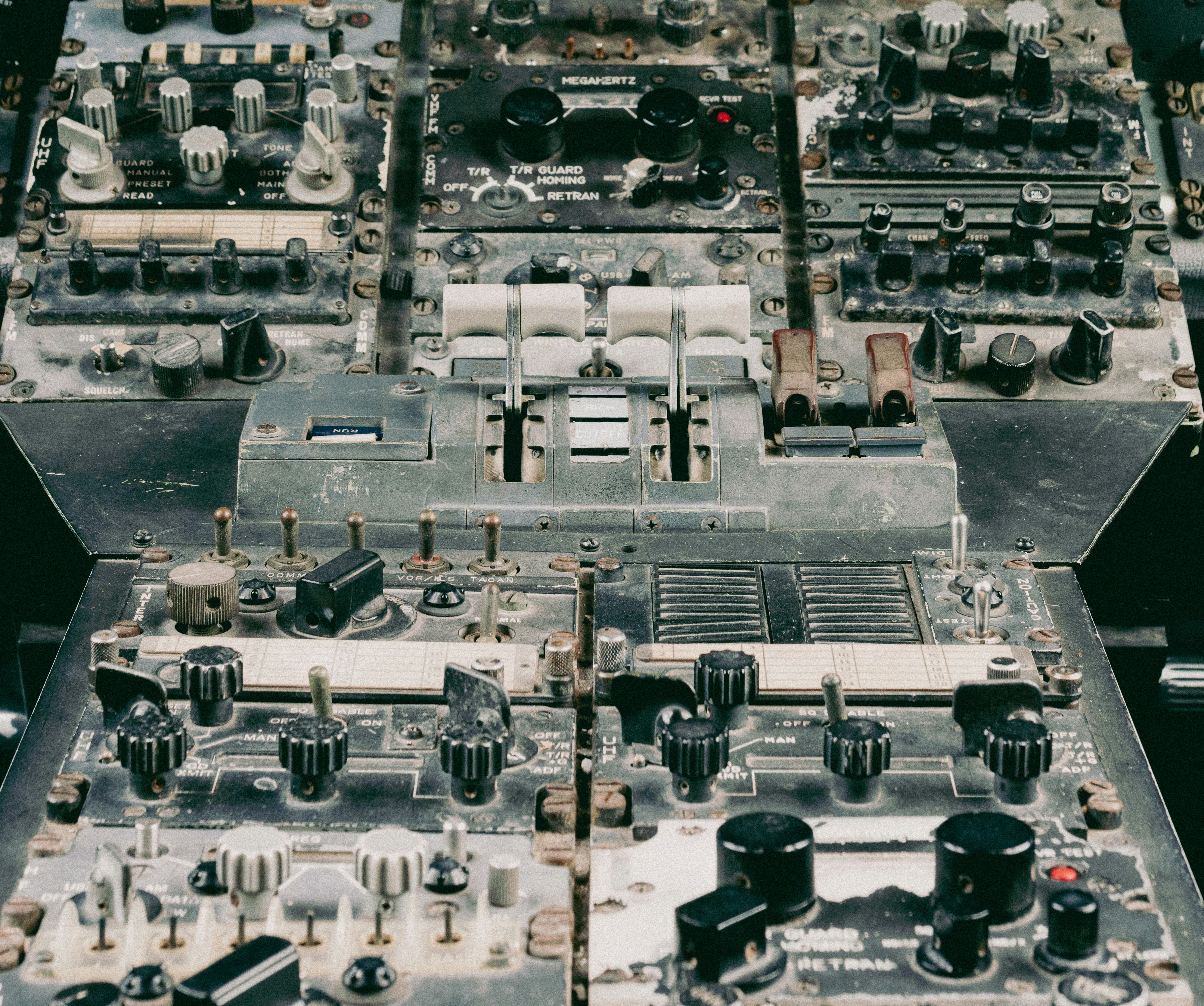 Edge AI Fabrics in Avionics — Low‑Latency Orchestration for Onboard Systems (2026)