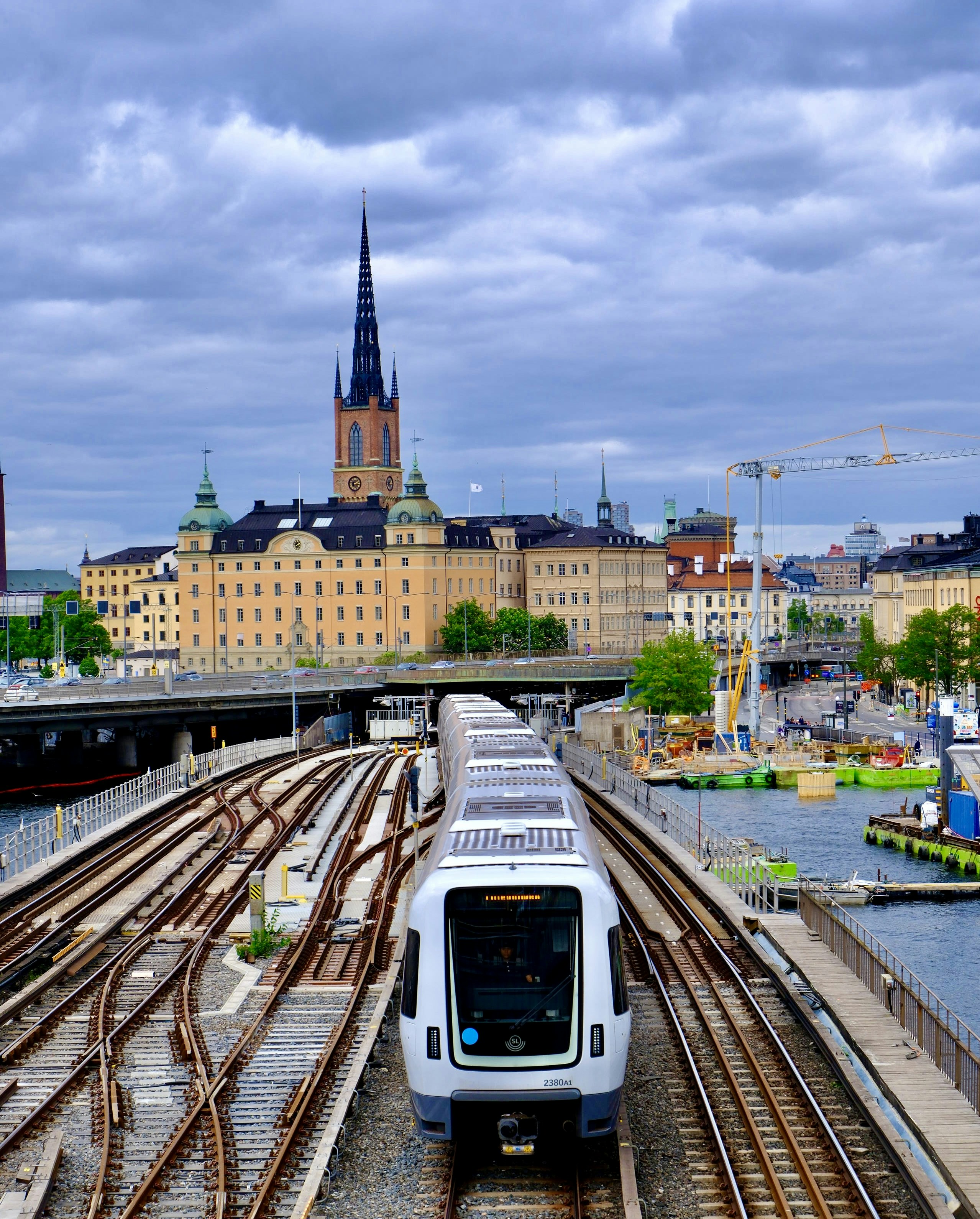 Arlanda Express vs. Other Transports at Stockholm