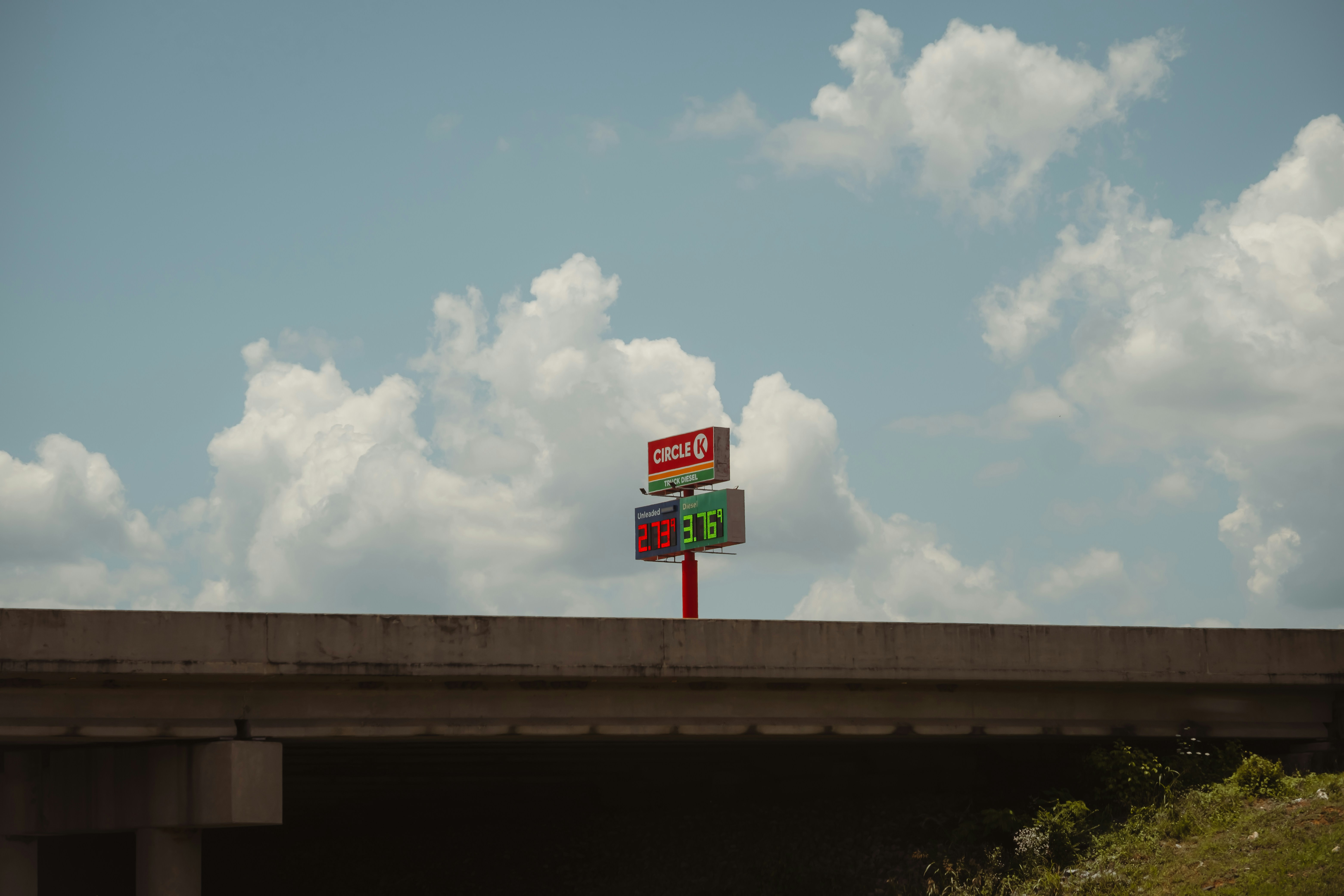 photo-1750704004887-418f5aa92309?ixid=M3wxMjA3fDB8MXxzZWFyY2h8MTh8fG9ubGluZSUyMHRleGFzJTIwaG9sZGVtfGVufDB8fHx8MTc1Njk5MzQyMnww\u0026ixlib=rb-4.1.0