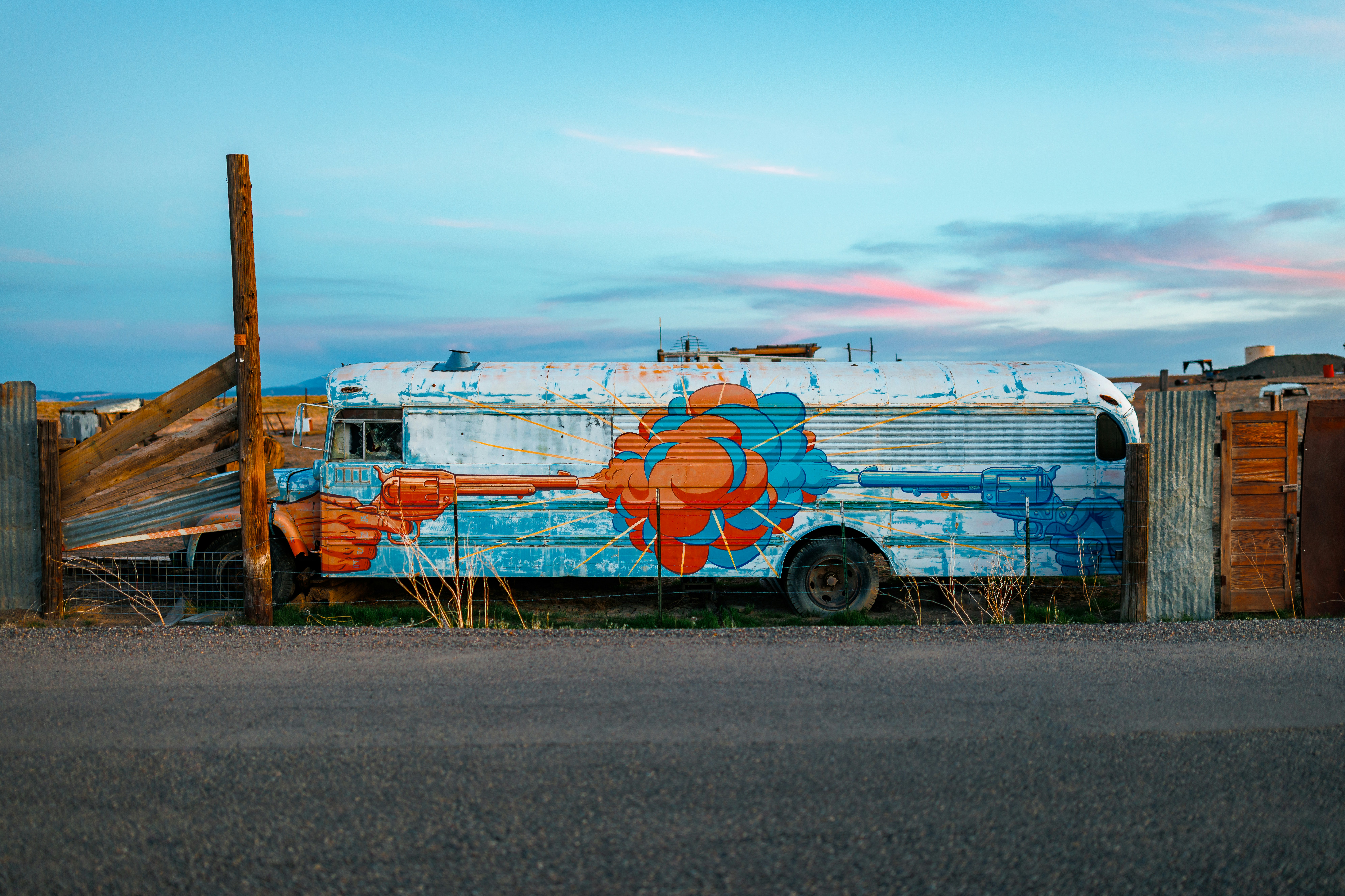 Residency, Community and the Low‑Signal Run: How Luxury Makers Reconnected in 2026